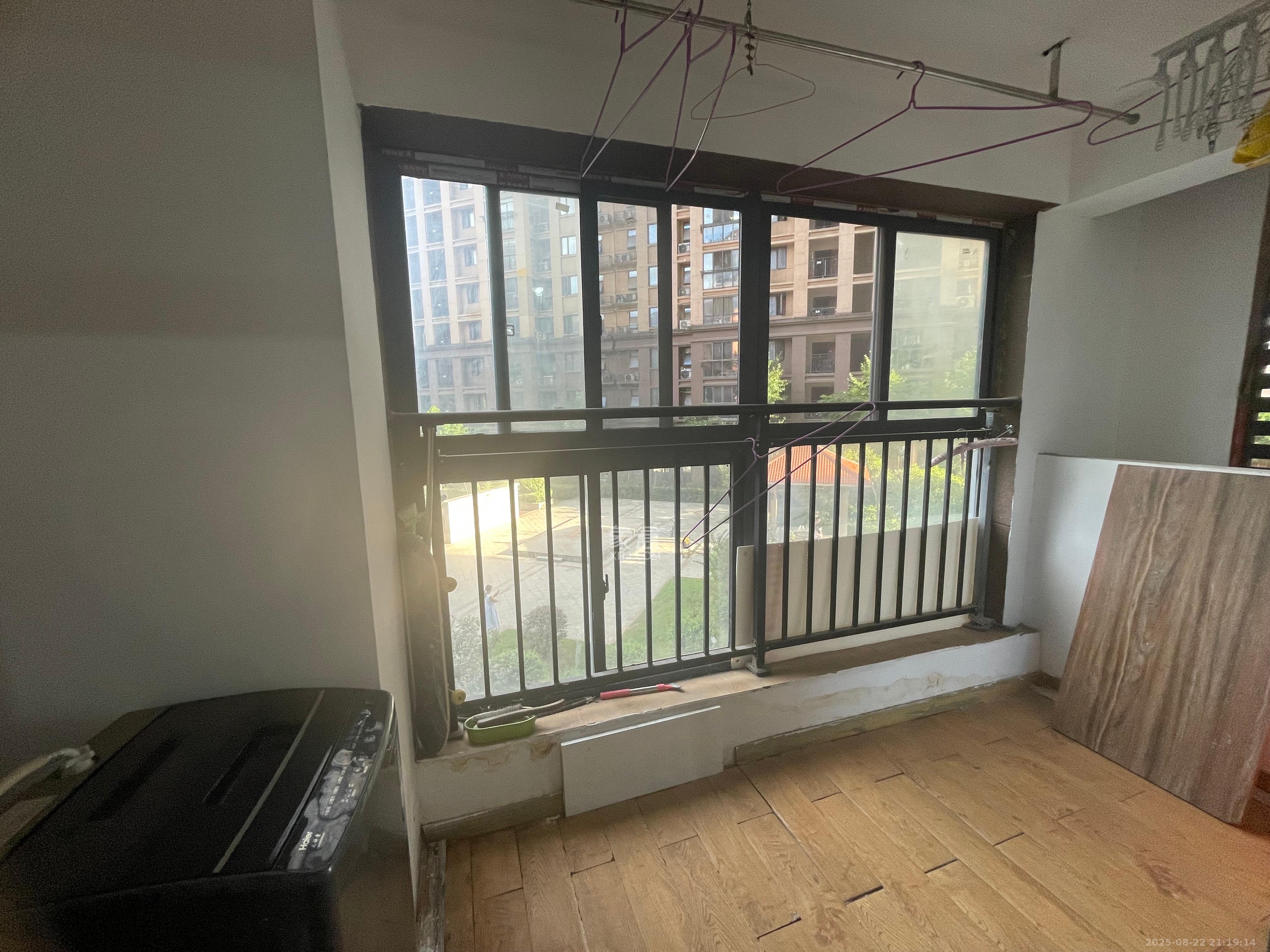 塞纳公馆  3室1厅1卫    2000.0元/月 塞纳公馆  3室1厅1卫    2000.0元/月室内图