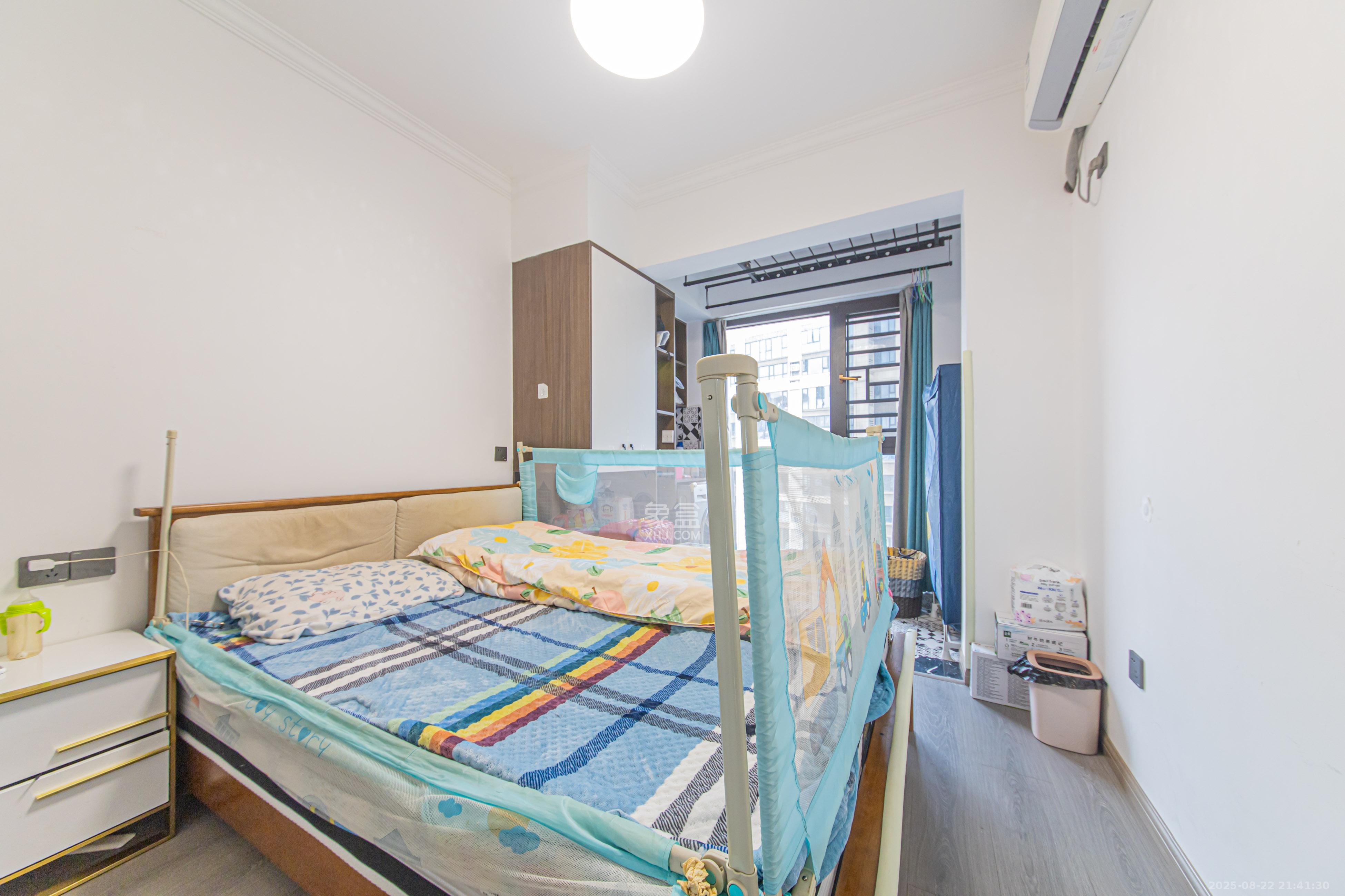 北辰中央公园DF区  3室2厅2卫    118.8万卧室