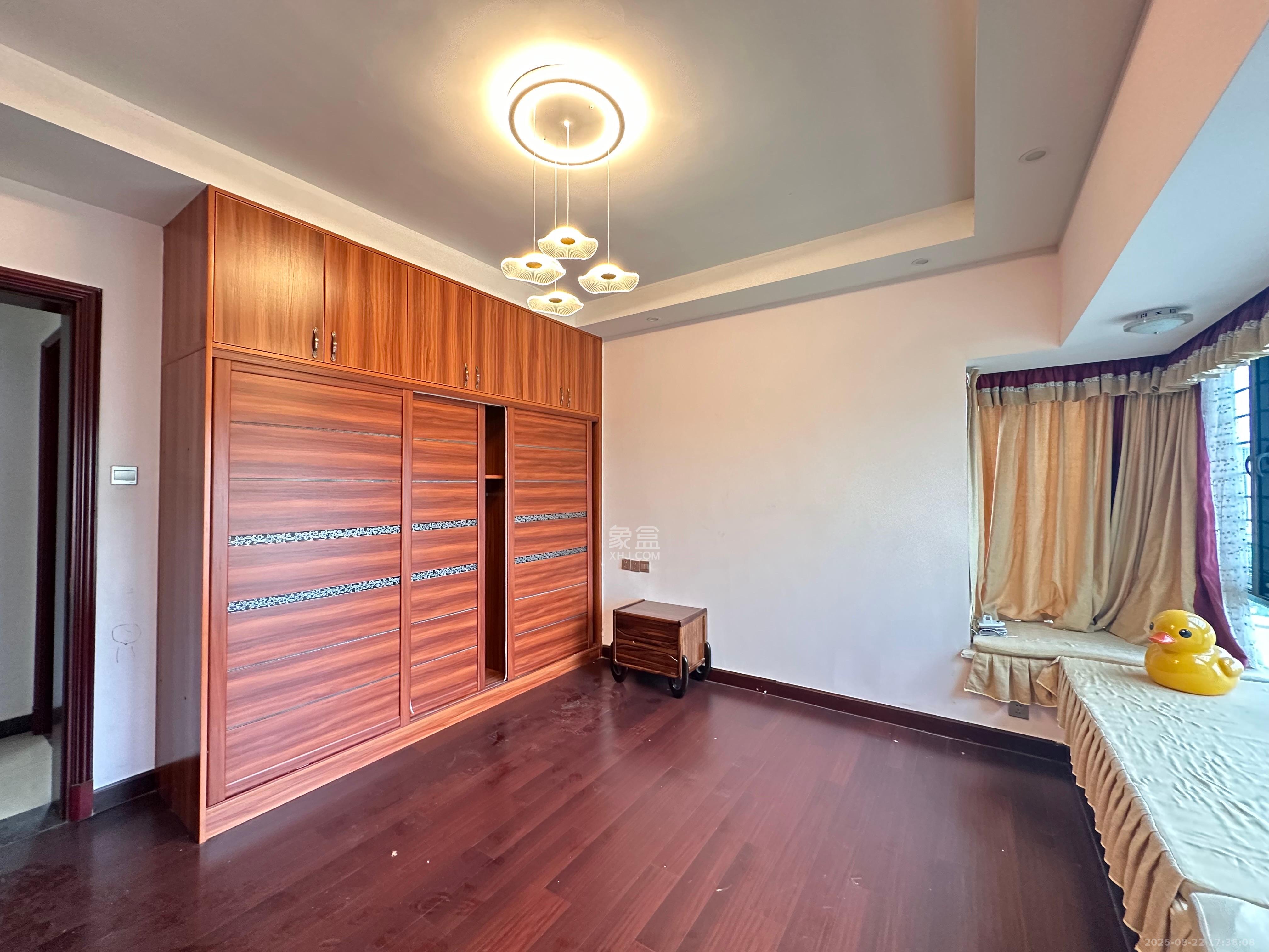 恒大雅苑 3室2厅1卫 3000.0元/月 恒大雅苑 3室2厅1卫 3000.0元/月室内图