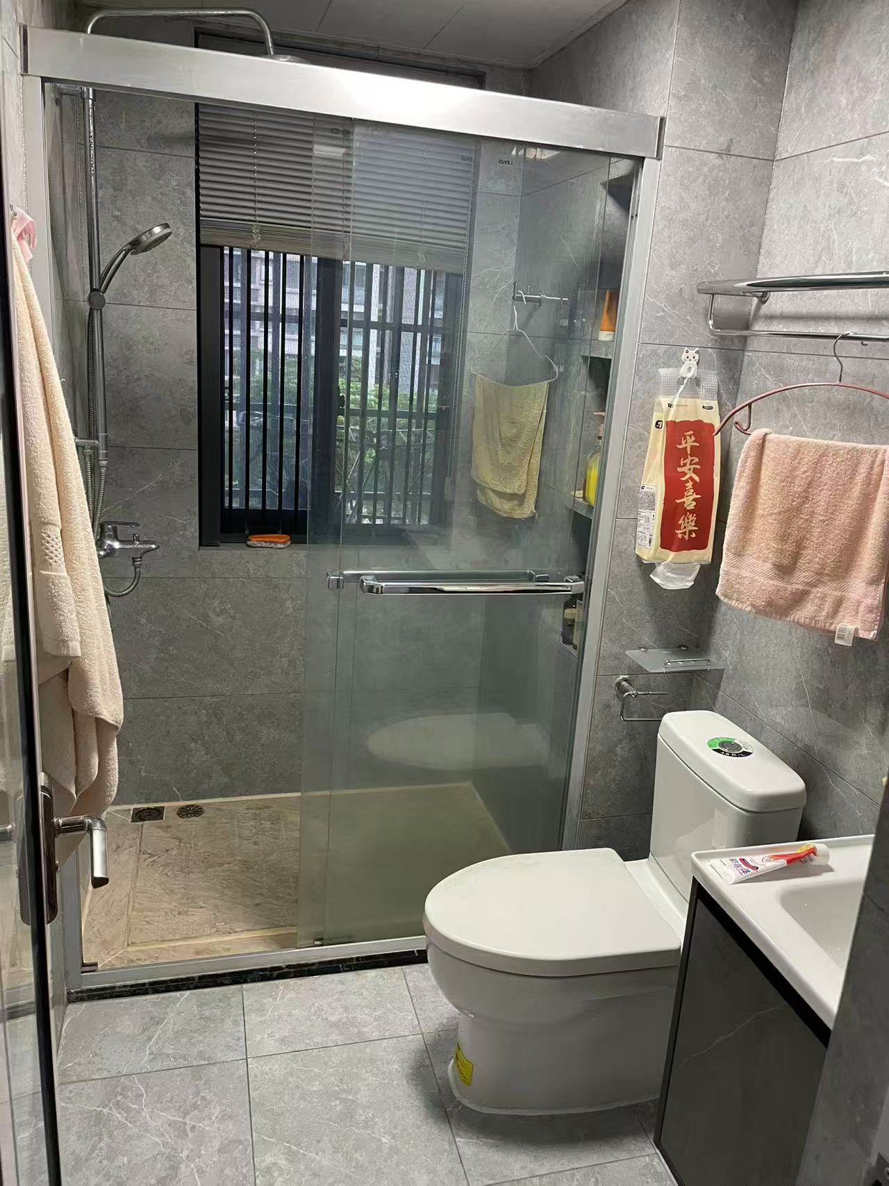 千江悦  3室2厅2卫   234.00万客厅
