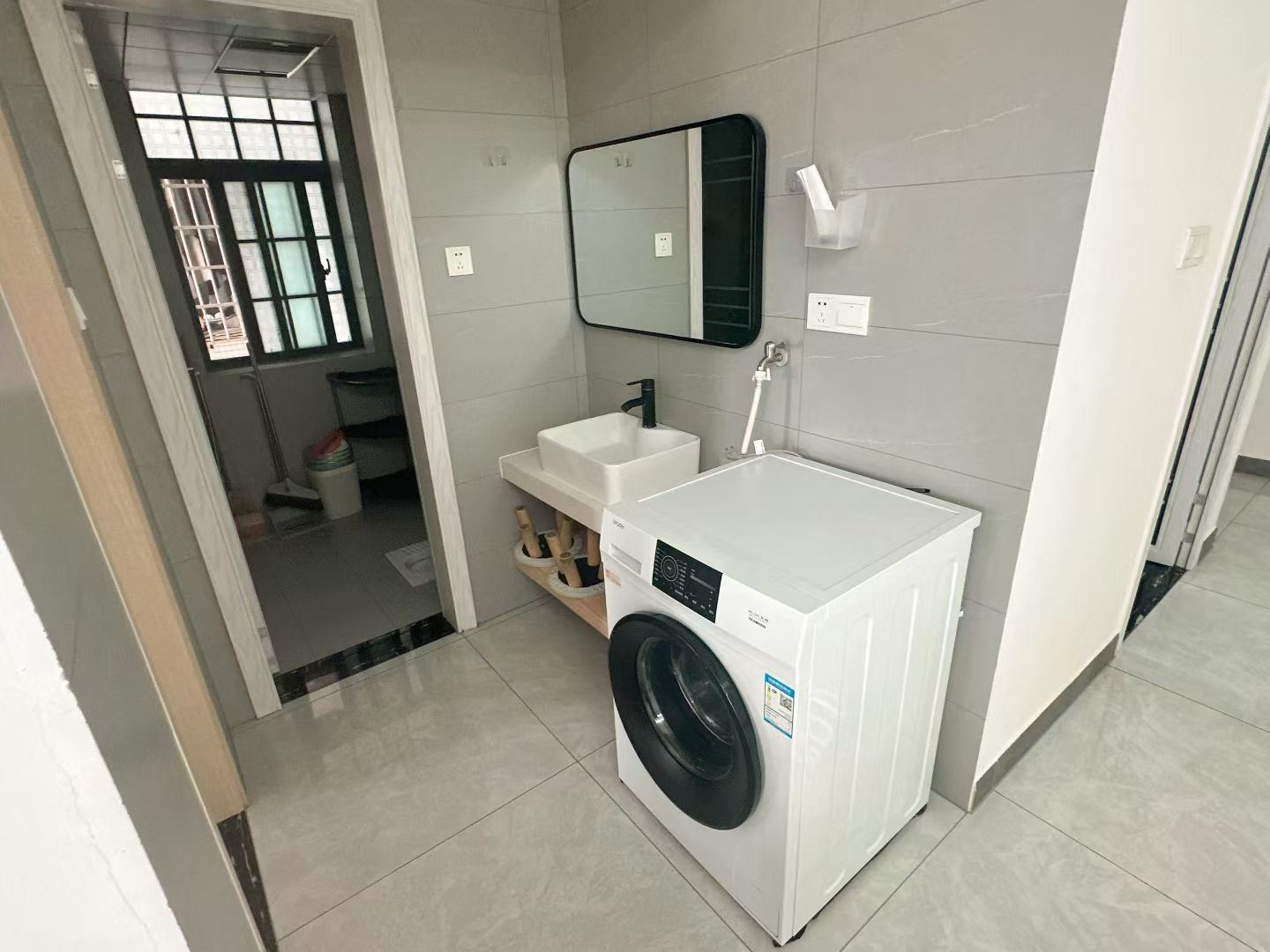 逸臣广场 2室2厅1卫 1700.0元/月 逸臣广场 2室2厅1卫 1700.0元/月室内图