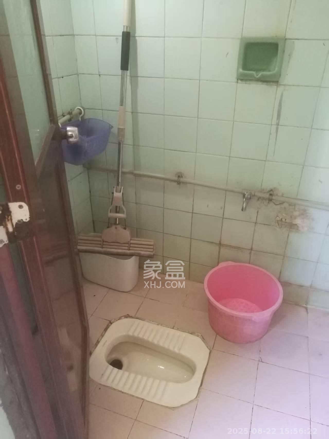 中国人民财产股份公司宿舍(人民保险公司宿舍) 3室2厅1卫 1500.0元/月 中国人民财产股份公司宿舍(人民保险公司宿舍) 3室2厅1卫 1500.0元/月室内图