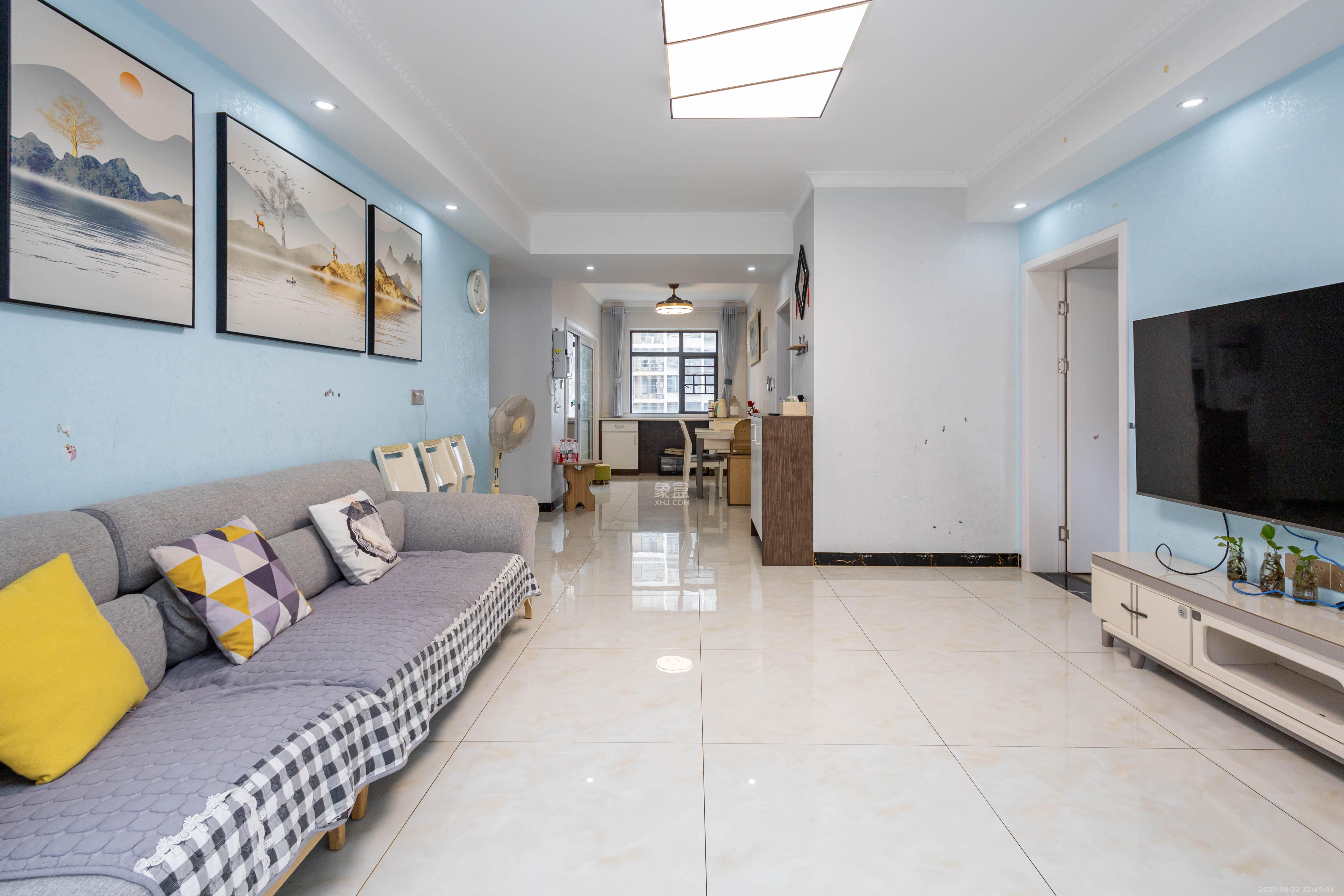 中国铁建国际城二期 4室2厅2卫 86.8万 中国铁建国际城二期 4室2厅2卫 86.8万客厅