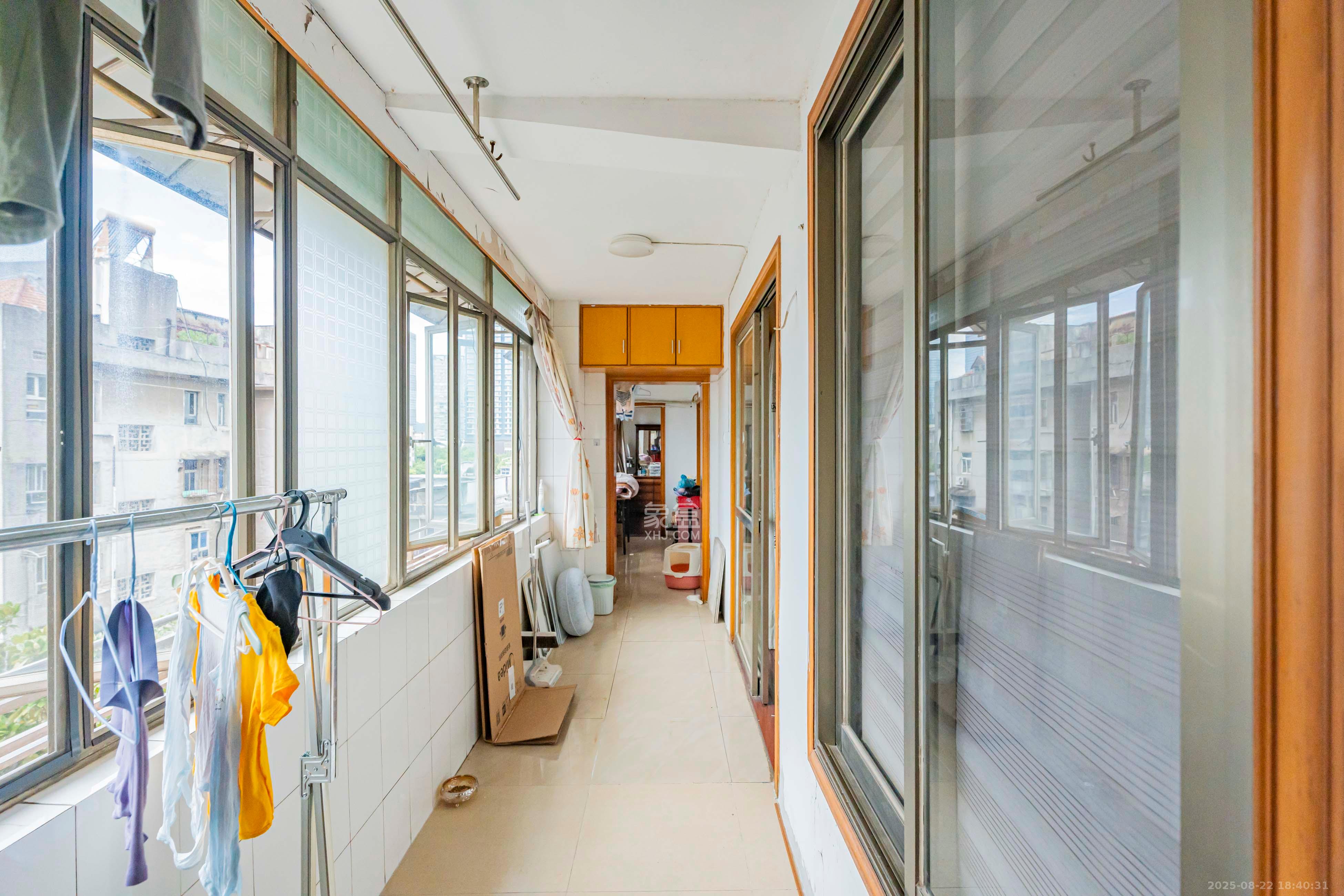 学宫街散盘  4室2厅2卫    110.0万阳台