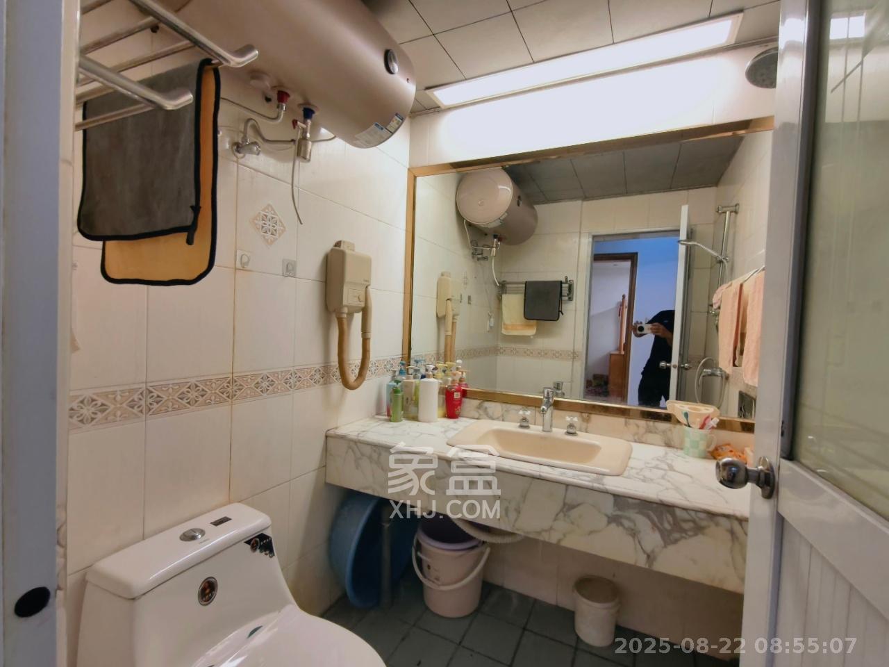 南建公寓  2室1厅1卫    1800.0元/月室内图