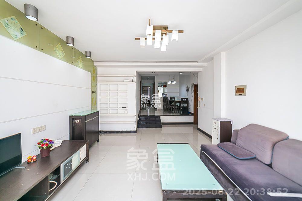 都市春天 3室2厅2卫 2500.0元/月 都市春天 3室2厅2卫 2500.0元/月室内图