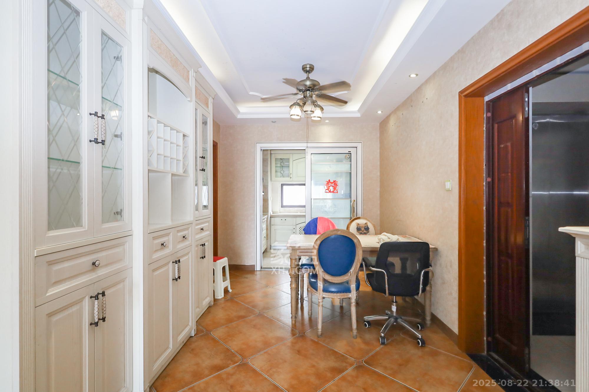 绿地中央广场  3室2厅1卫    140.0万 绿地中央广场  3室2厅1卫    140.0万其他