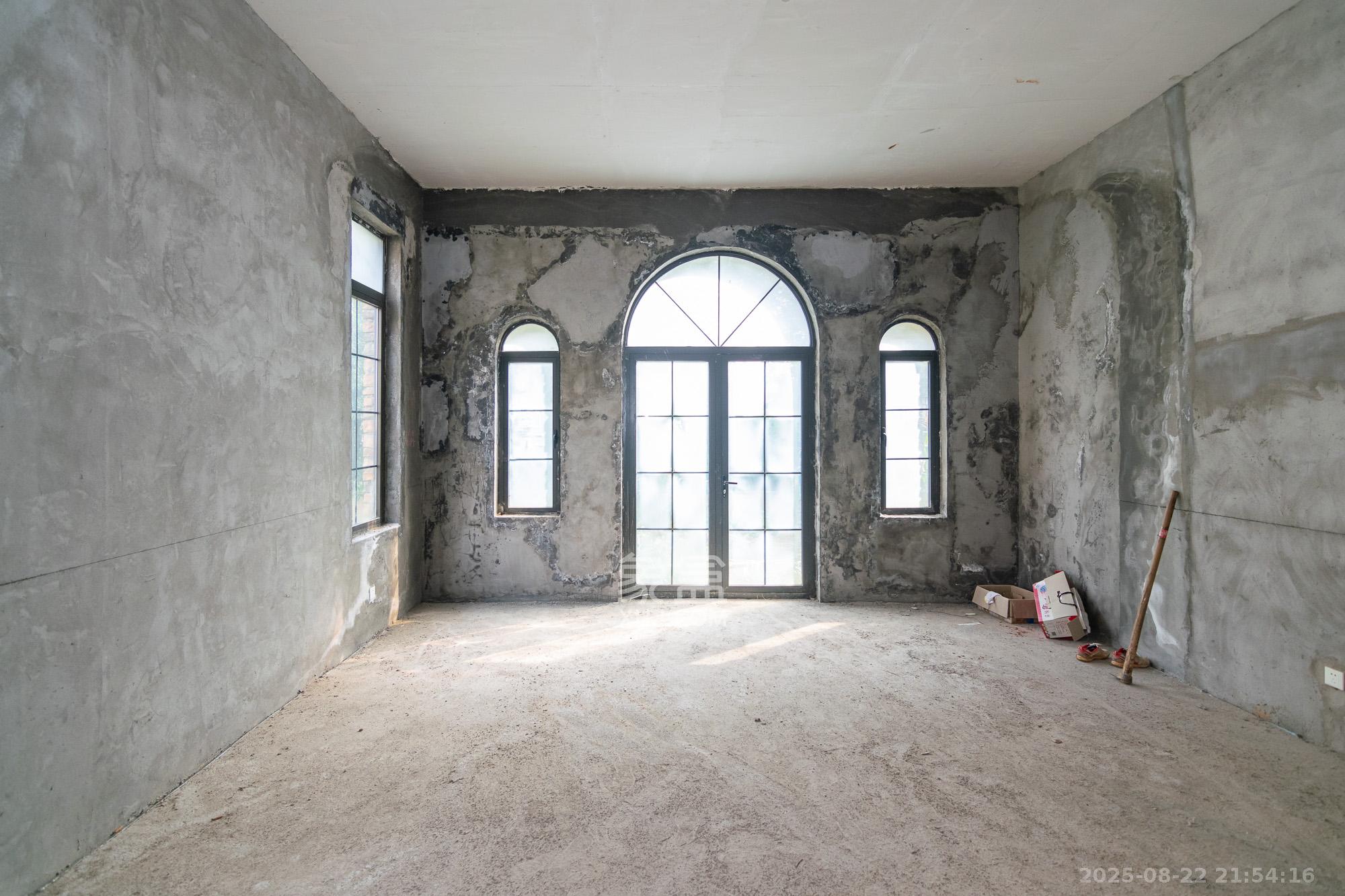 中粮北纬28°别墅  8室3厅4卫    880.0万 中粮北纬28°别墅  8室3厅4卫    880.0万