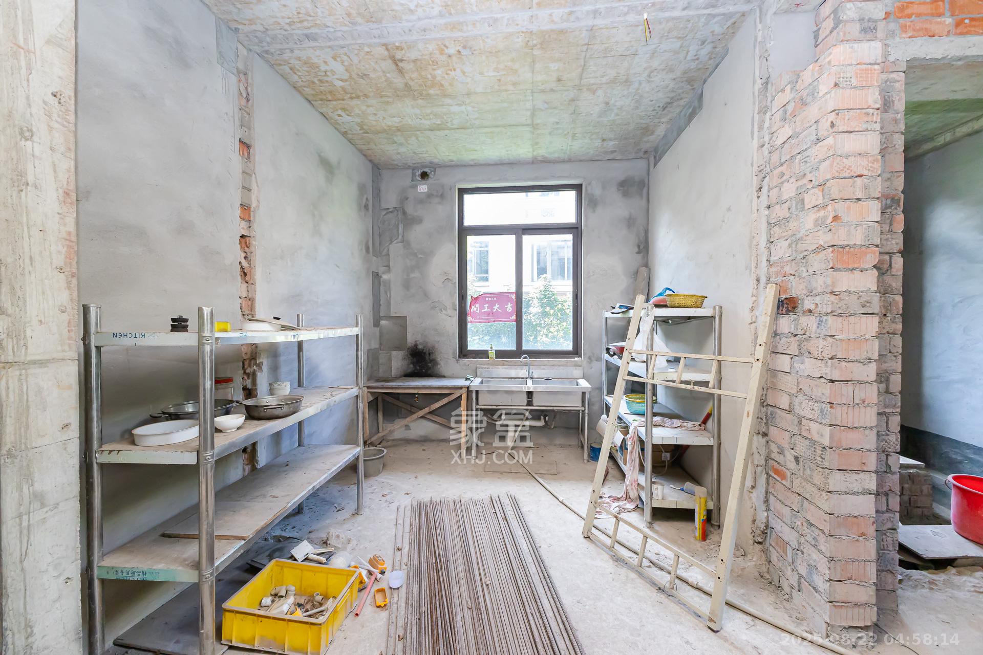 龙湖璟宸原著(龙湖紫宸) 6室2厅4卫 680.0万 龙湖璟宸原著(龙湖紫宸) 6室2厅4卫 680.0万厨房