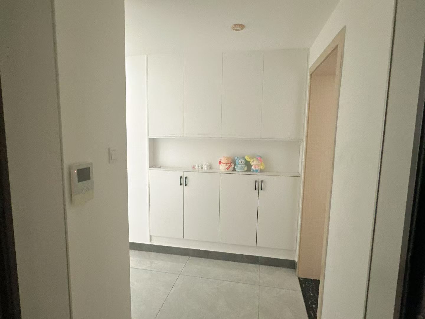 逸臣广场 2室2厅1卫 1700.0元/月 逸臣广场 2室2厅1卫 1700.0元/月室内图