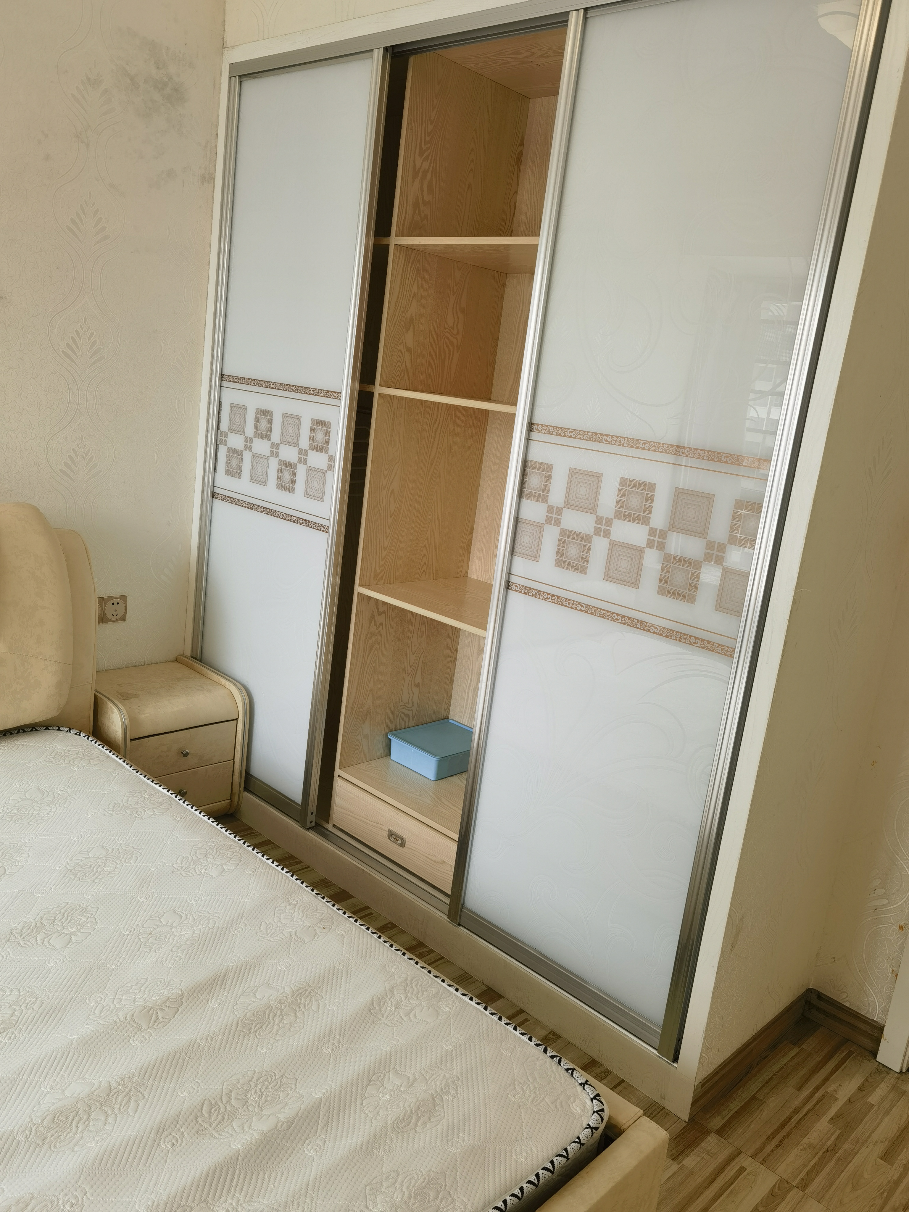 特变水木融城  3室0厅0卫   1800.00元/月室内图