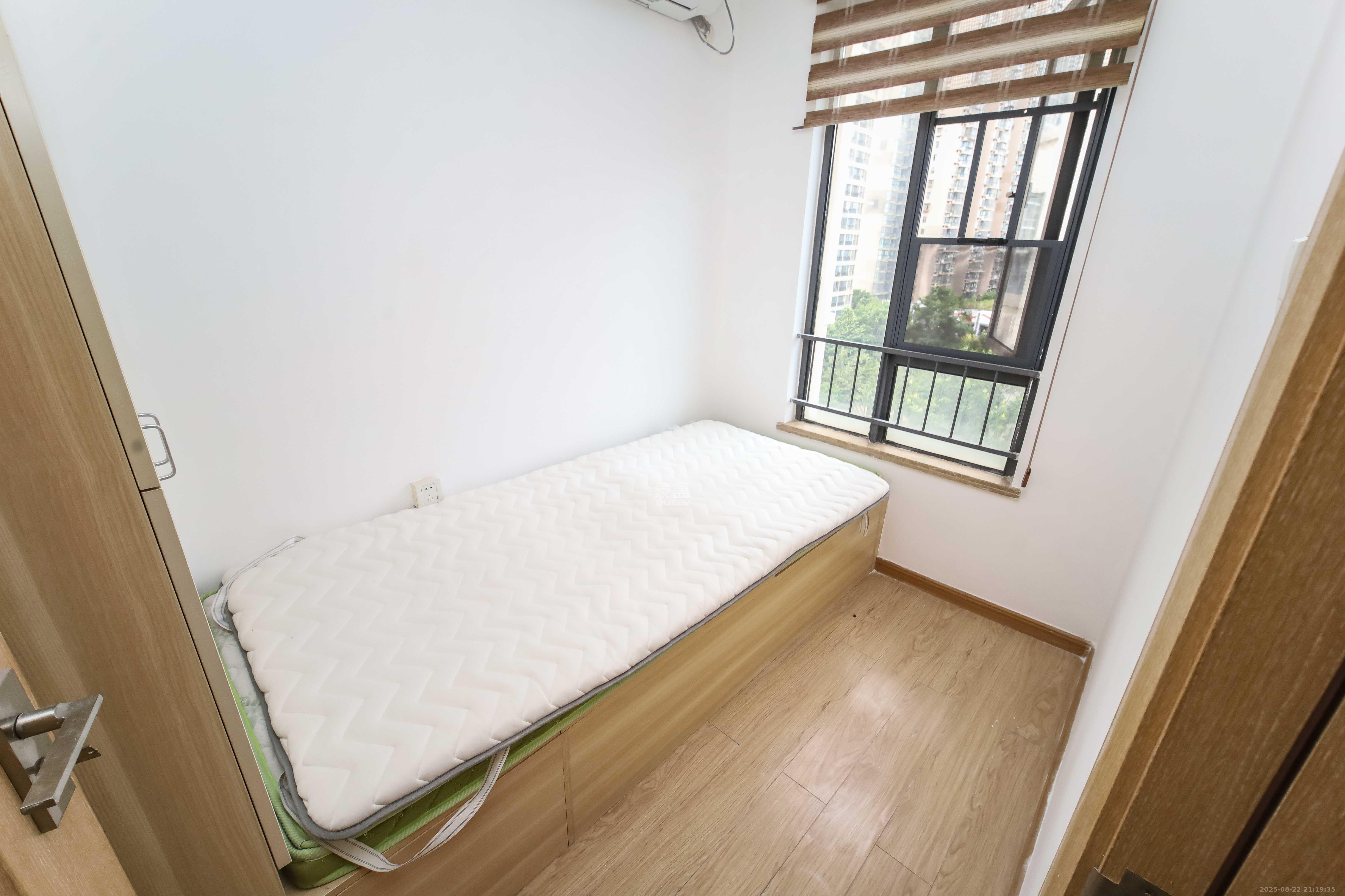 佳兆业时代广场  2室2厅1卫    66.0万卧室