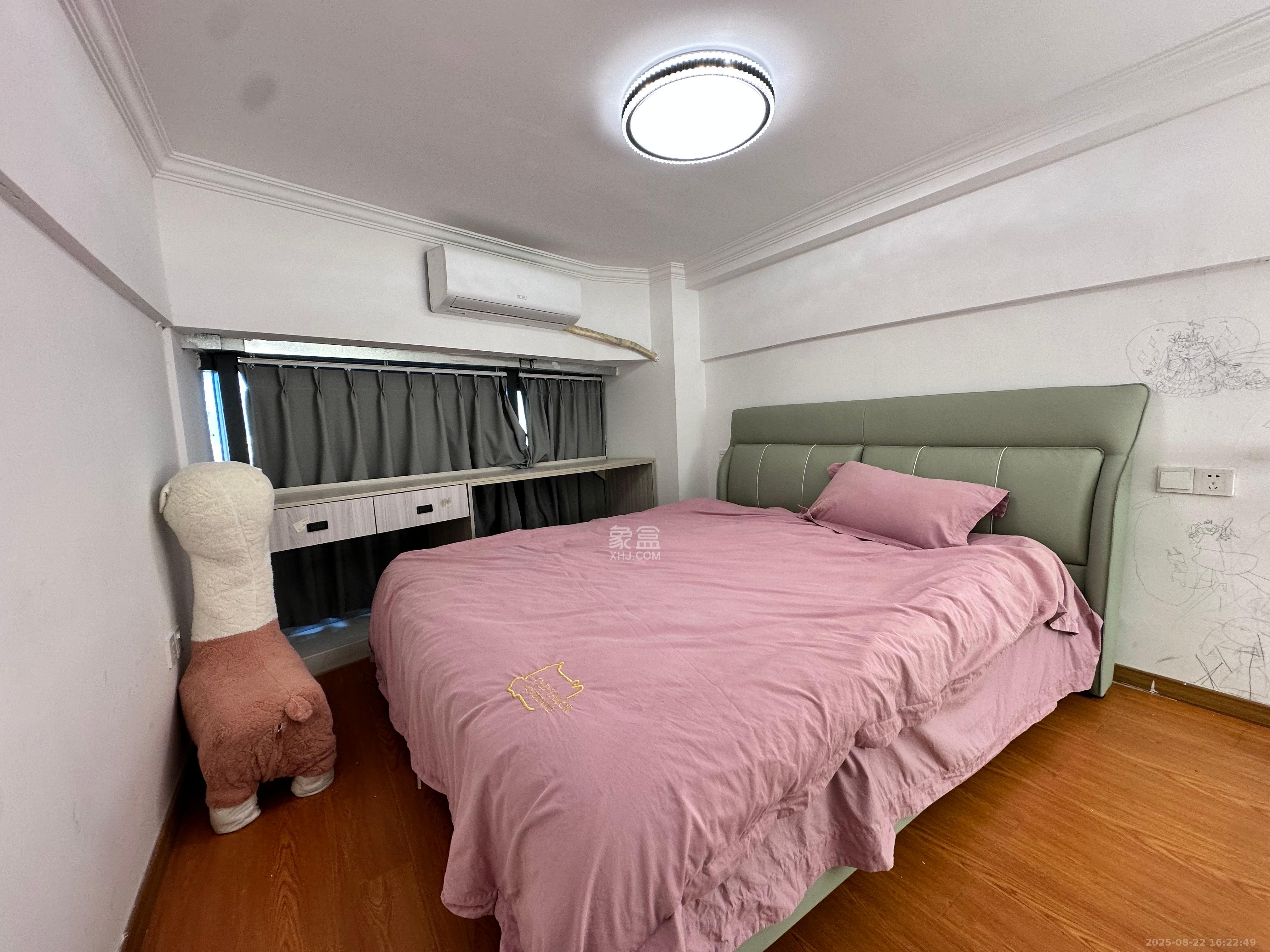 港湘铂玥(天园地芳国际珠宝城) 2室2厅1卫 2000.0元/月 港湘铂玥(天园地芳国际珠宝城) 2室2厅1卫 2000.0元/月室内图