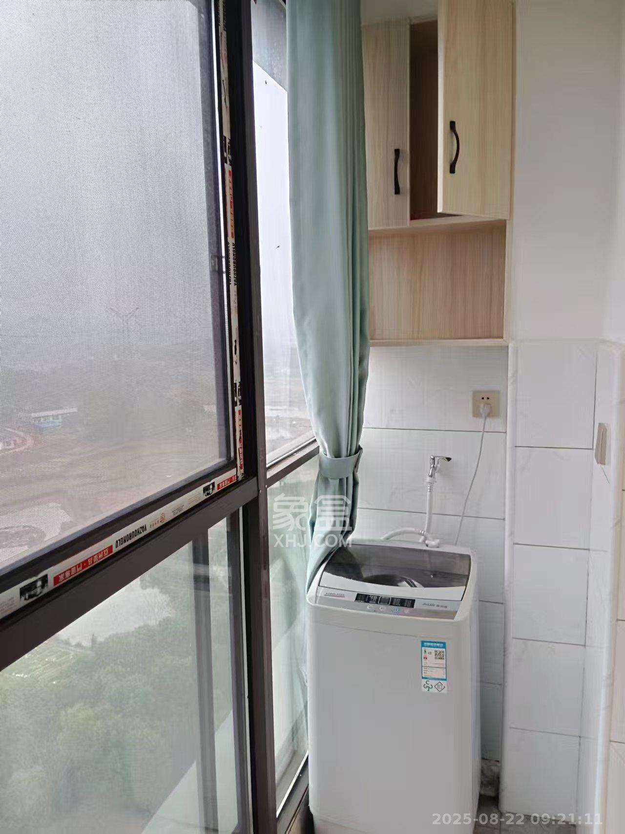 绿城高尔夫小镇  1室1厅1卫    1400.0元/月室内图