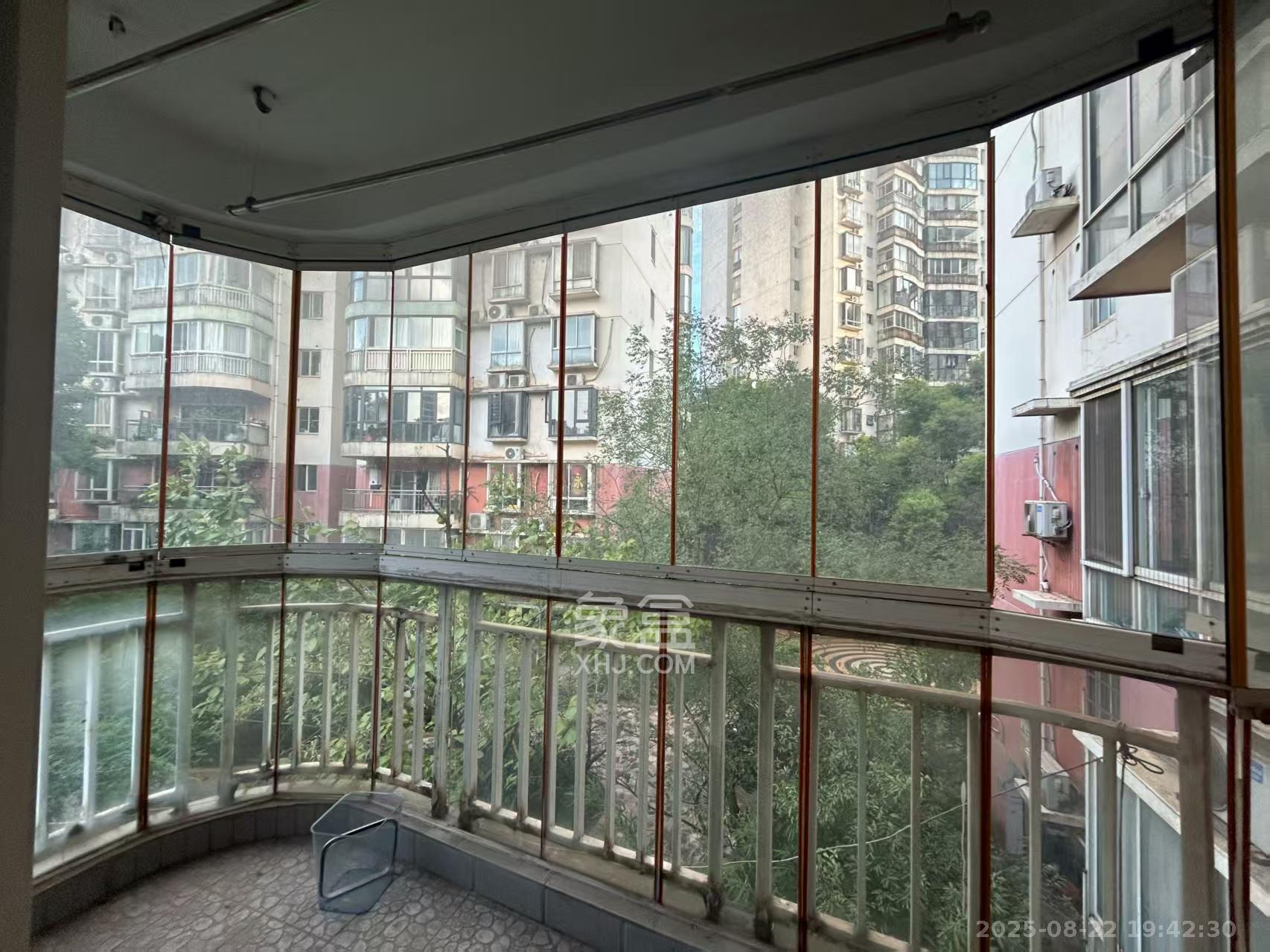 一心花苑  3室2厅1卫    2800.0元/月 一心花苑  3室2厅1卫    2800.0元/月