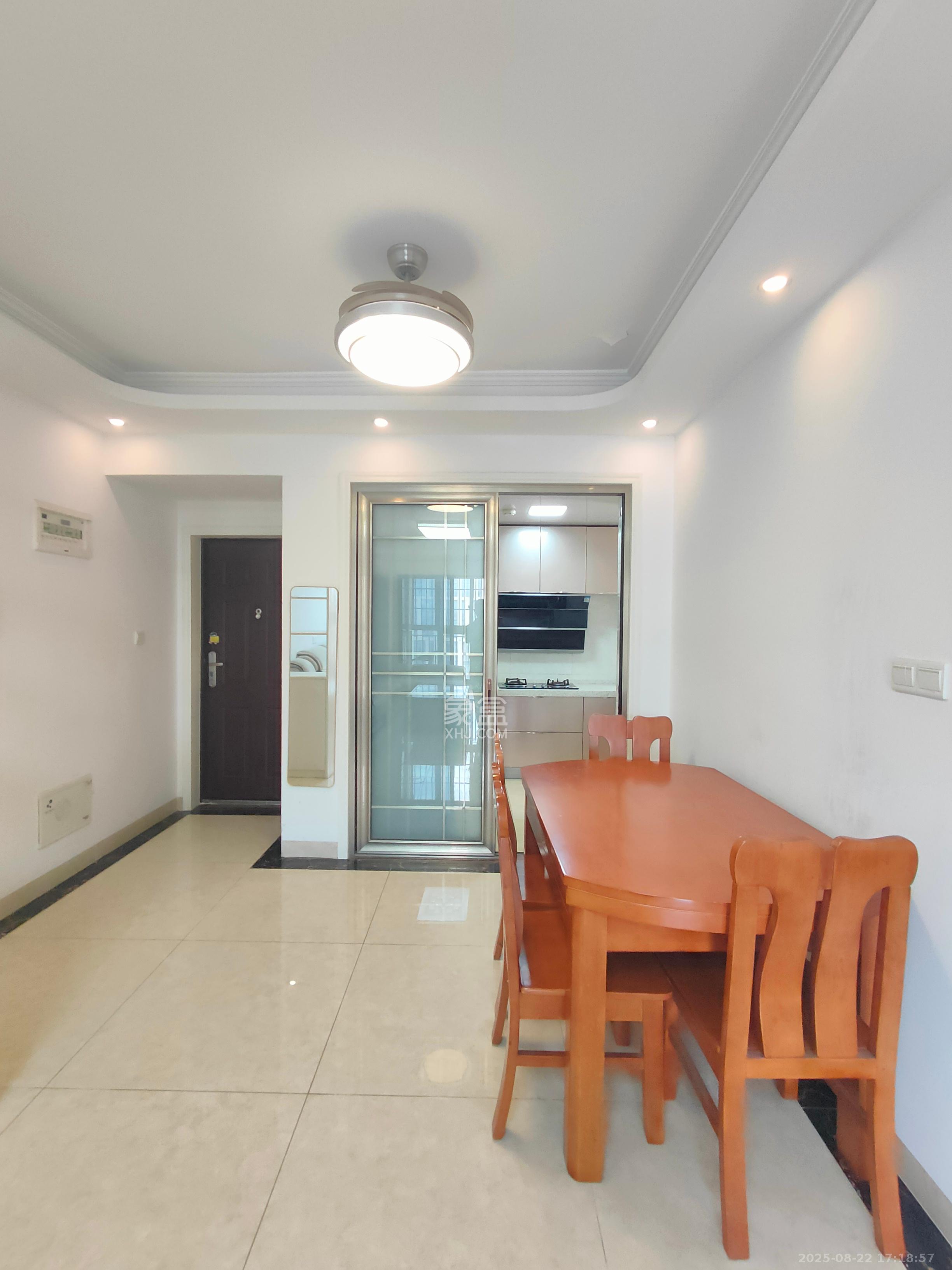 华润置地广场一期 3室1厅1卫 2200.0元/月 华润置地广场一期 3室1厅1卫 2200.0元/月室内图