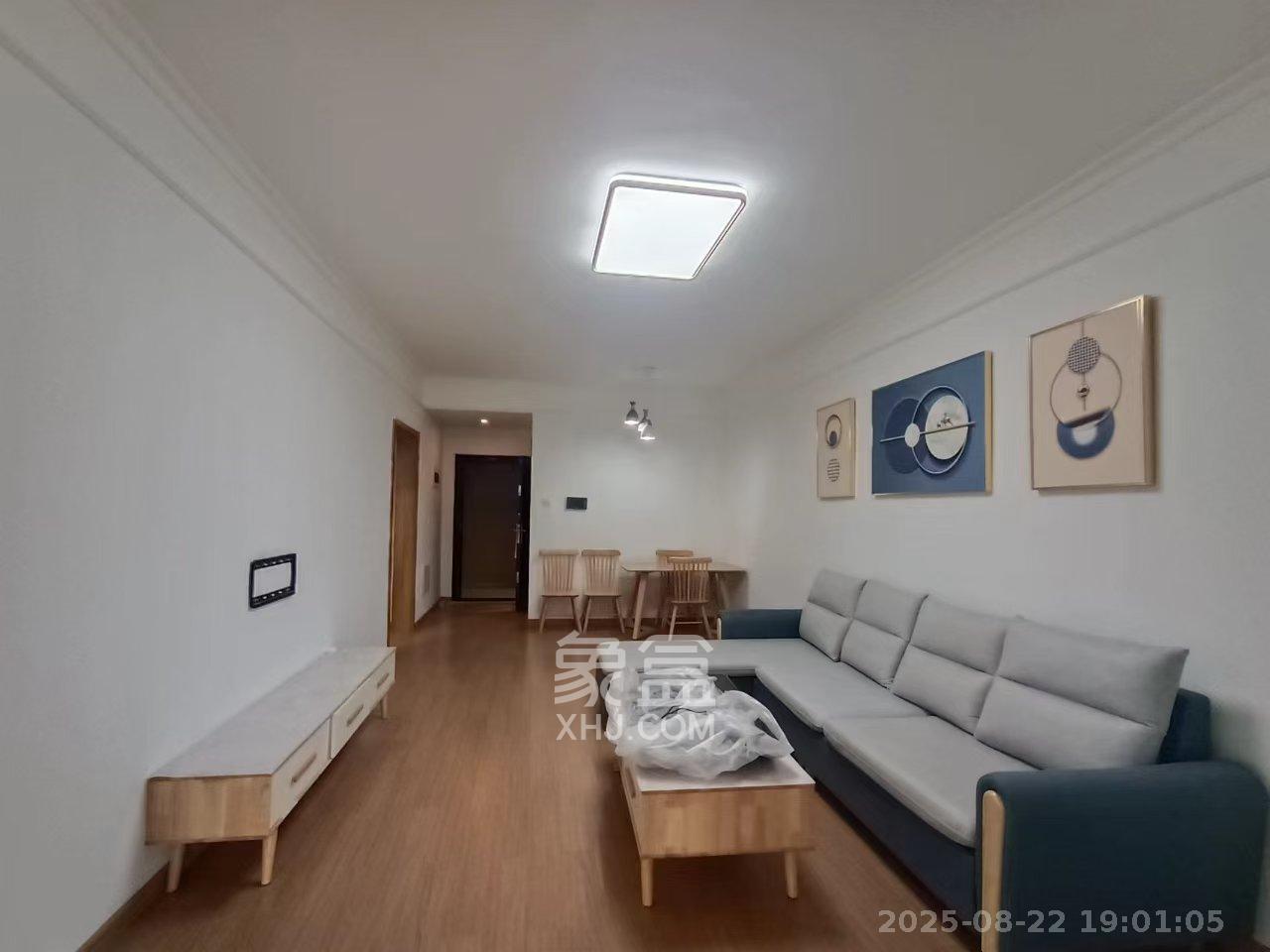 麓谷小镇  3室2厅1卫    2200.0元/月 麓谷小镇  3室2厅1卫    2200.0元/月室内图1