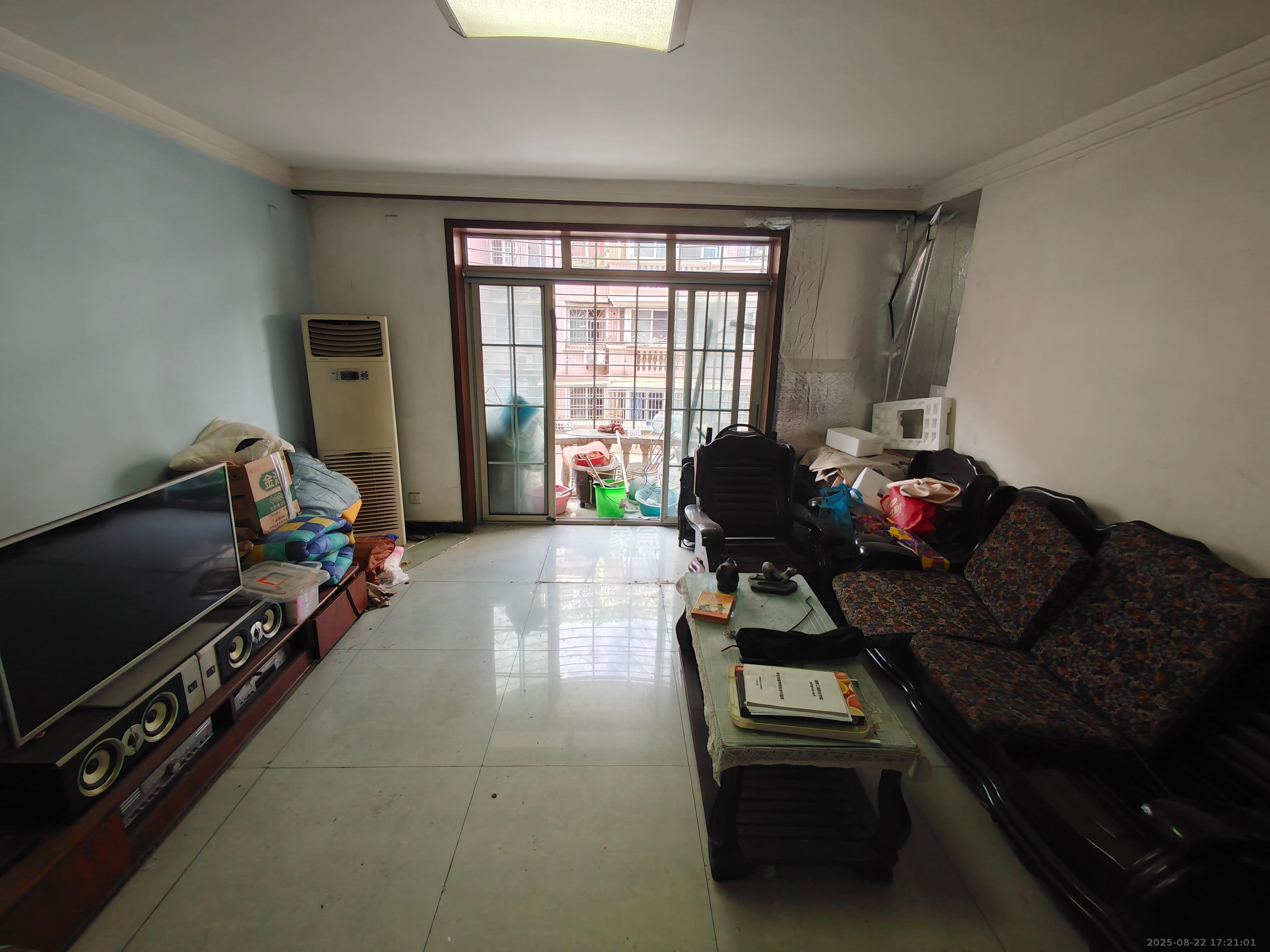 德政园 1室2厅2卫 2400.0元/月 德政园 1室2厅2卫 2400.0元/月室内图