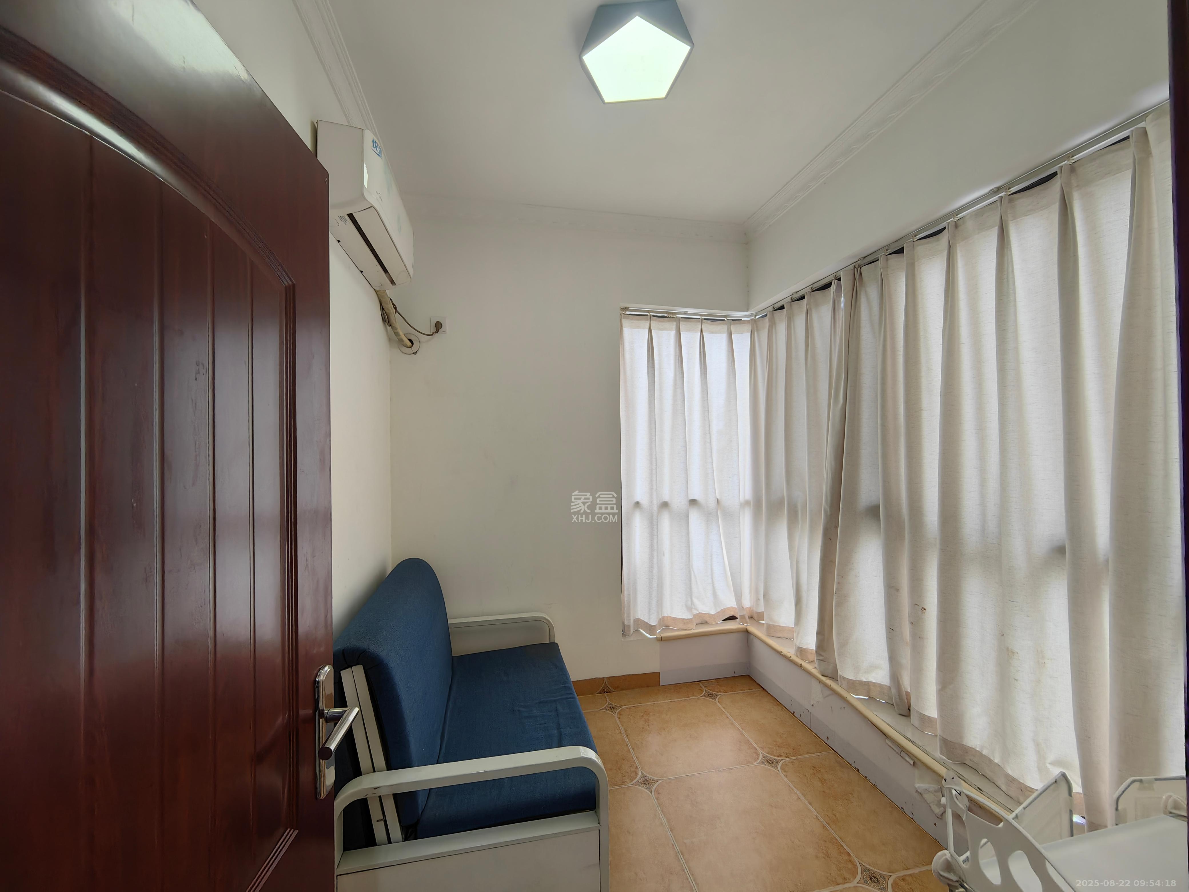 第六都(陆都小区) 4室2厅2卫 3500.0元/月 第六都(陆都小区) 4室2厅2卫 3500.0元/月室内图