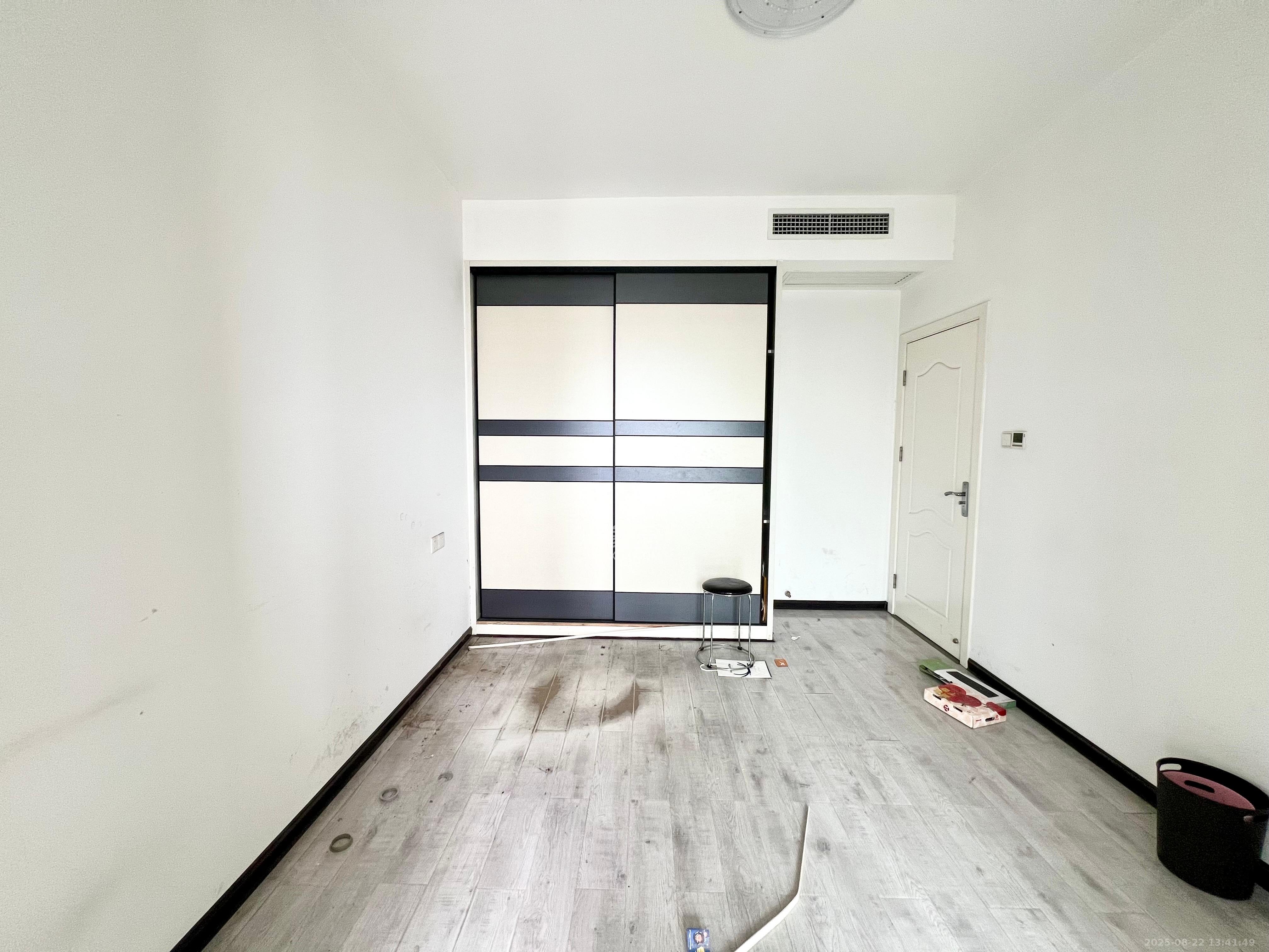 湘瑞嘉园  4室2厅2卫    4000.0元/月室内图