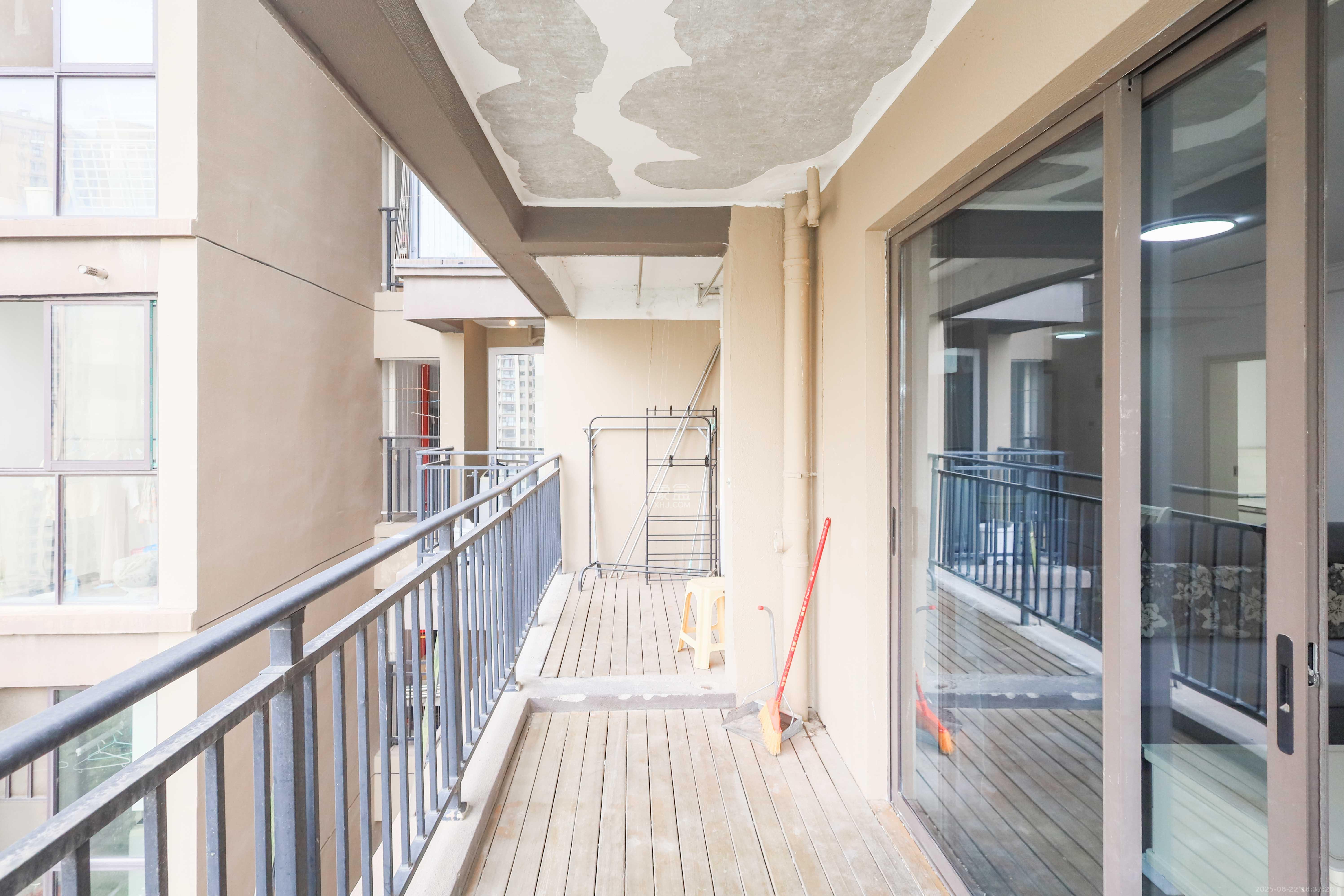 梅溪湖合能璞丽  4室2厅1卫    151.0万阳台