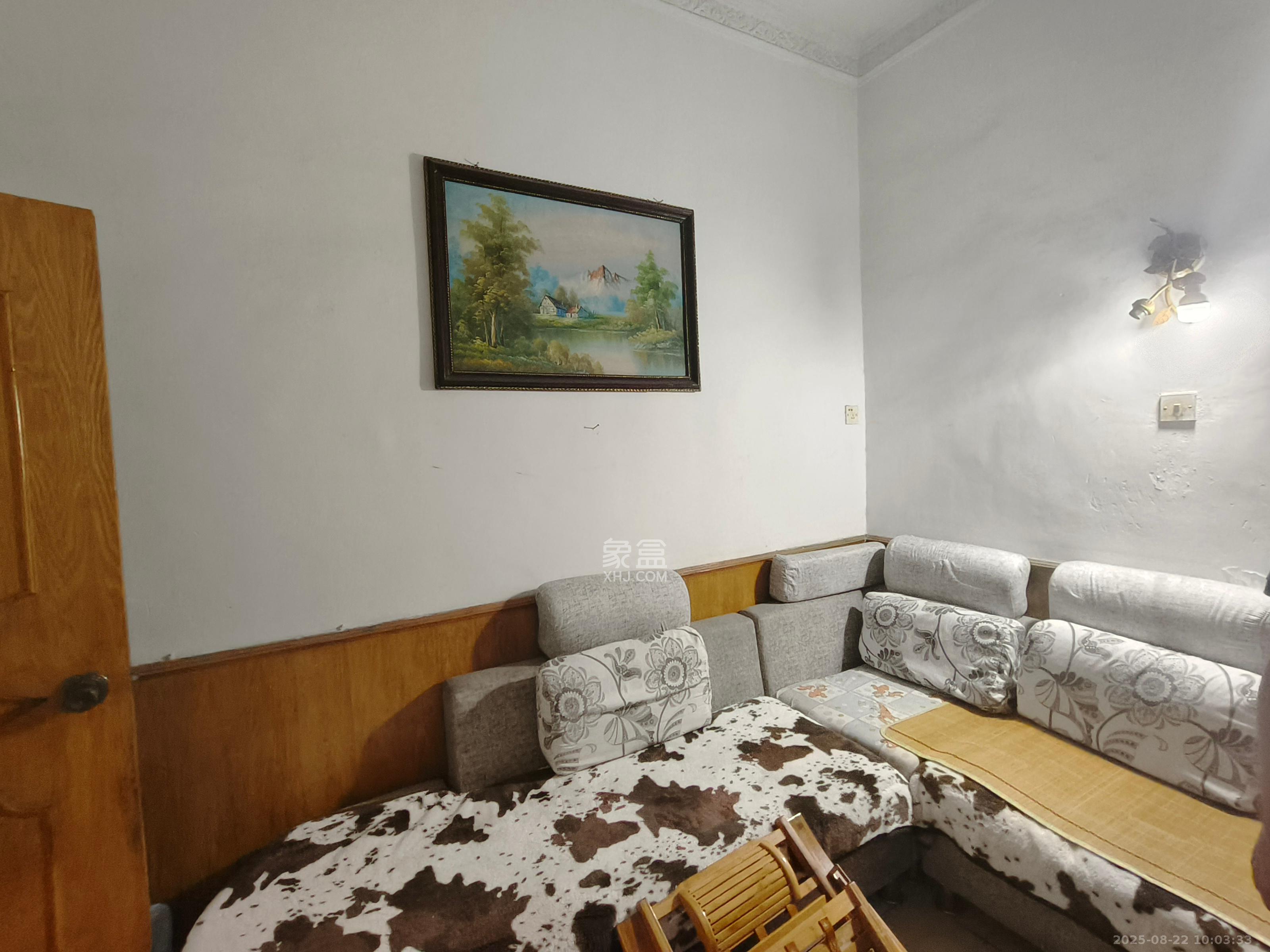 湖南省二轻供销总公司宿舍  2室1厅1卫    1800.0元/月室内图