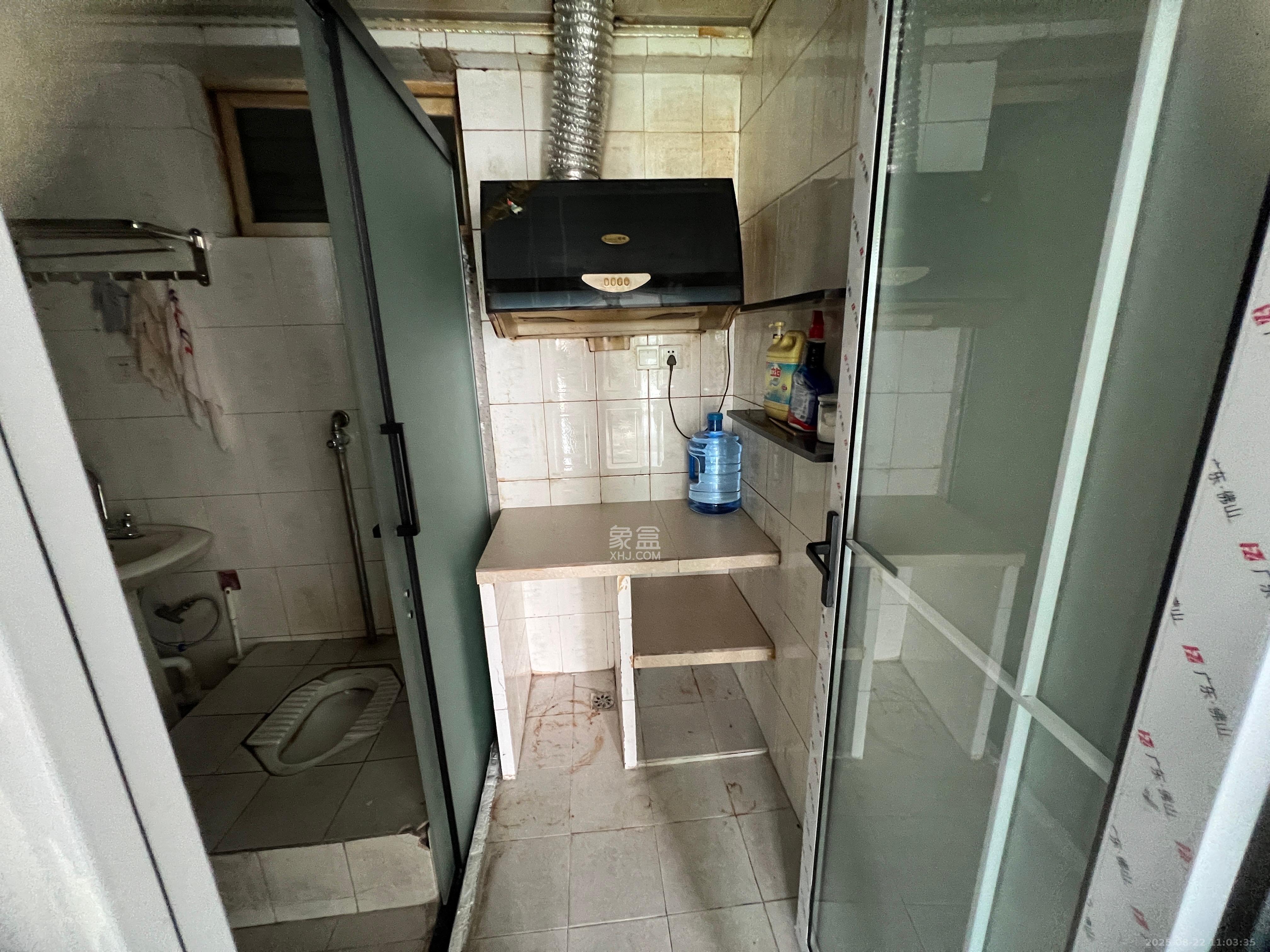 都市先锋  2室1厅1卫    2000.0元/月 都市先锋  2室1厅1卫    2000.0元/月室内图