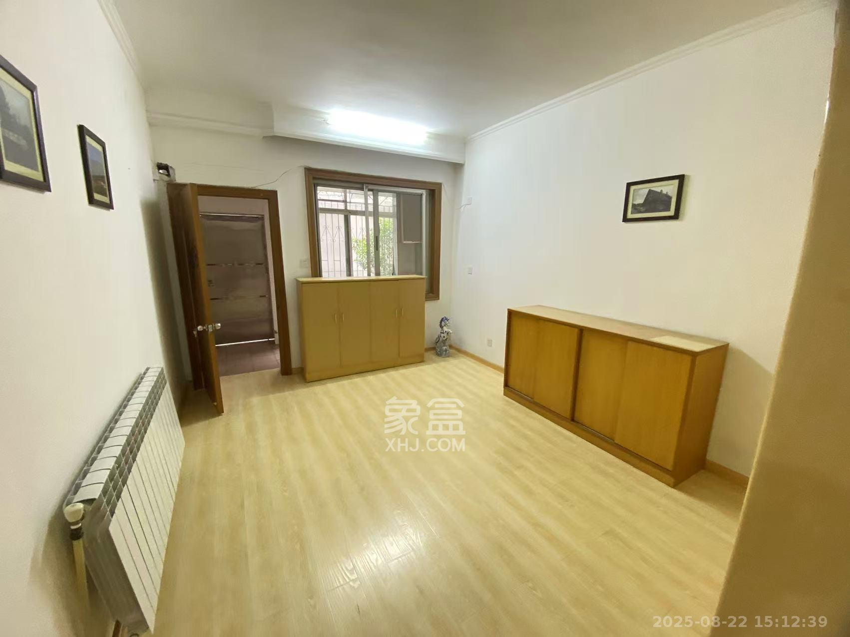 农机宿舍(省农机局大院宿舍)  4室2厅2卫    2800.0元/月 农机宿舍(省农机局大院宿舍)  4室2厅2卫    2800.0元/月