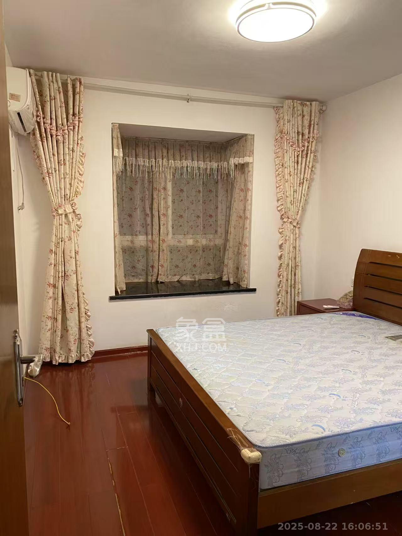 鄱阳小区 3室2厅1卫 1400.0元/月 鄱阳小区 3室2厅1卫 1400.0元/月室内图