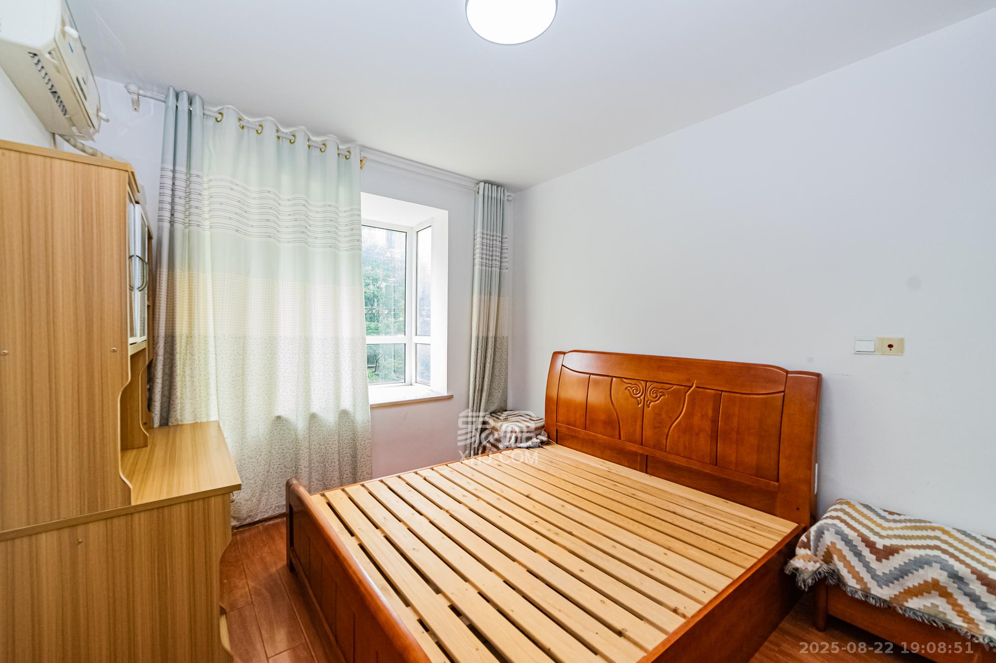 万国城(当代满庭春MOMA)一期 1室2厅2卫 98.0万 万国城(当代满庭春MOMA)一期 1室2厅2卫 98.0万卧室