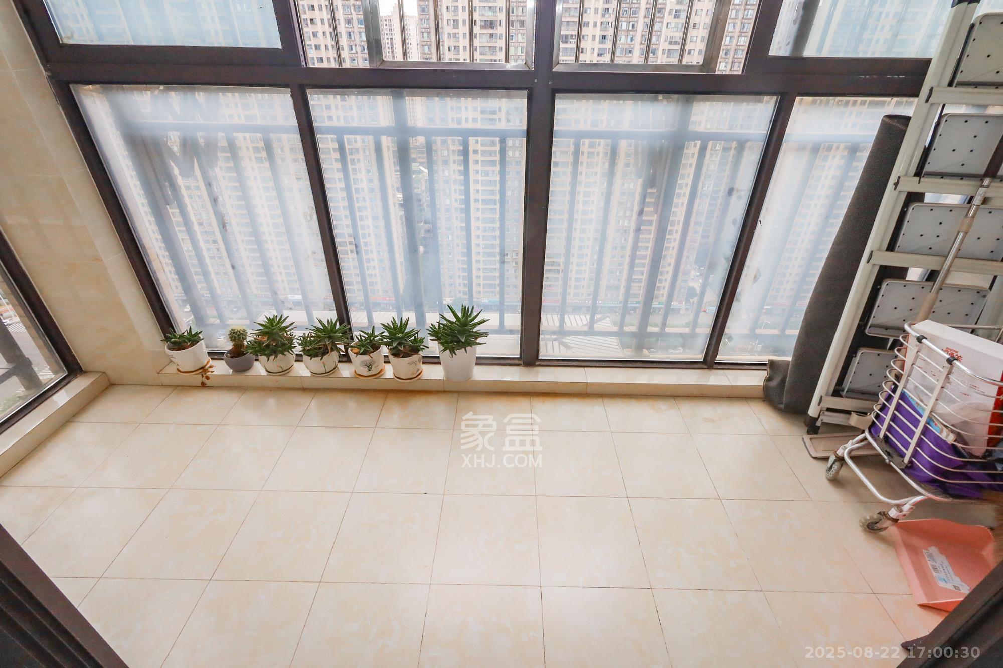 钰龙天下二期(钰龙佳园) 2室2厅1卫 169.0万 钰龙天下二期(钰龙佳园) 2室2厅1卫 169.0万阳台