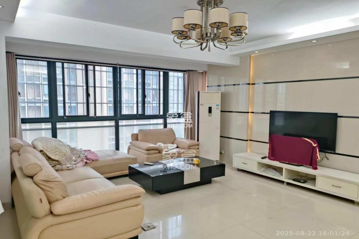 凯轩云顶 4室2厅1卫 3500.0元/月 凯轩云顶 4室2厅1卫 3500.0元/月室内图