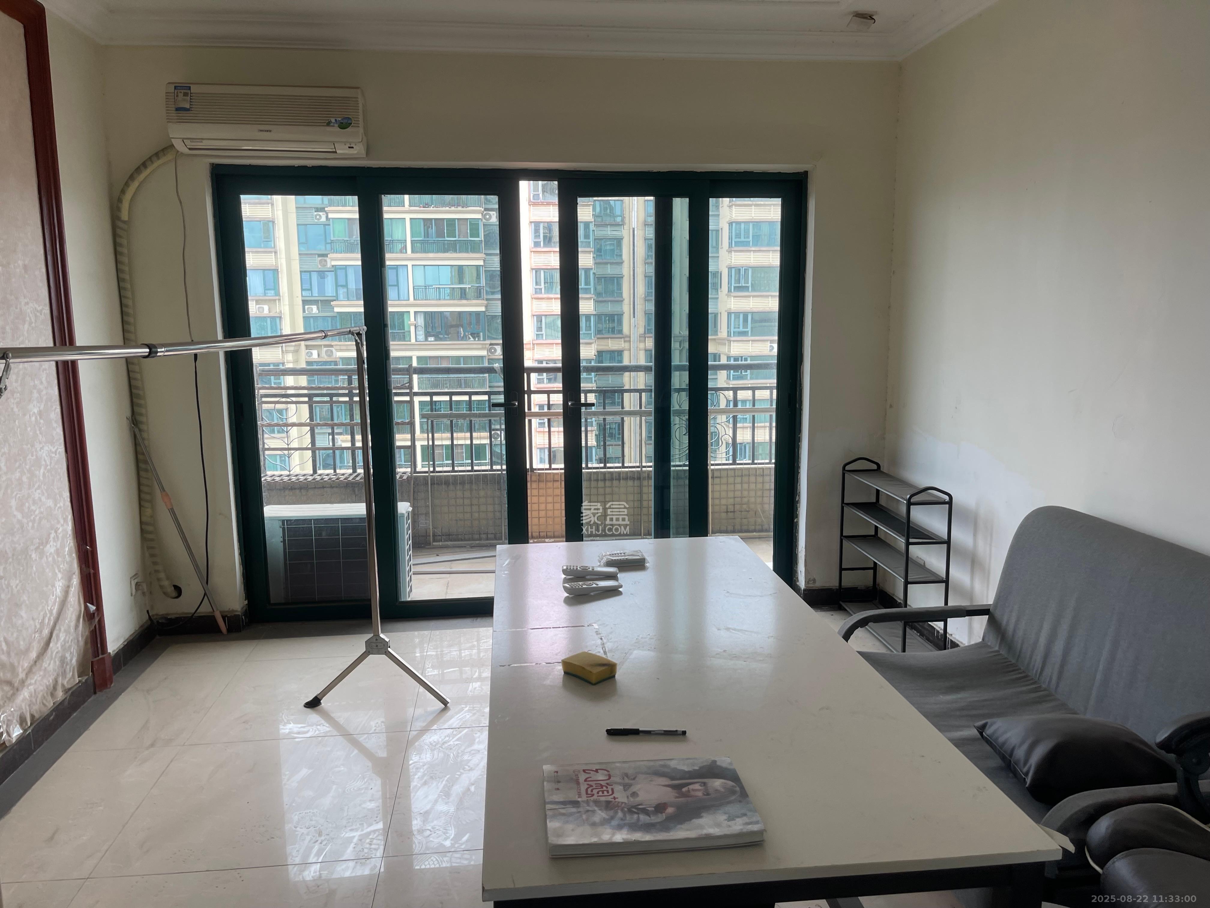 恒大绿洲 3室2厅1卫 2500.0元/月 恒大绿洲 3室2厅1卫 2500.0元/月室内图