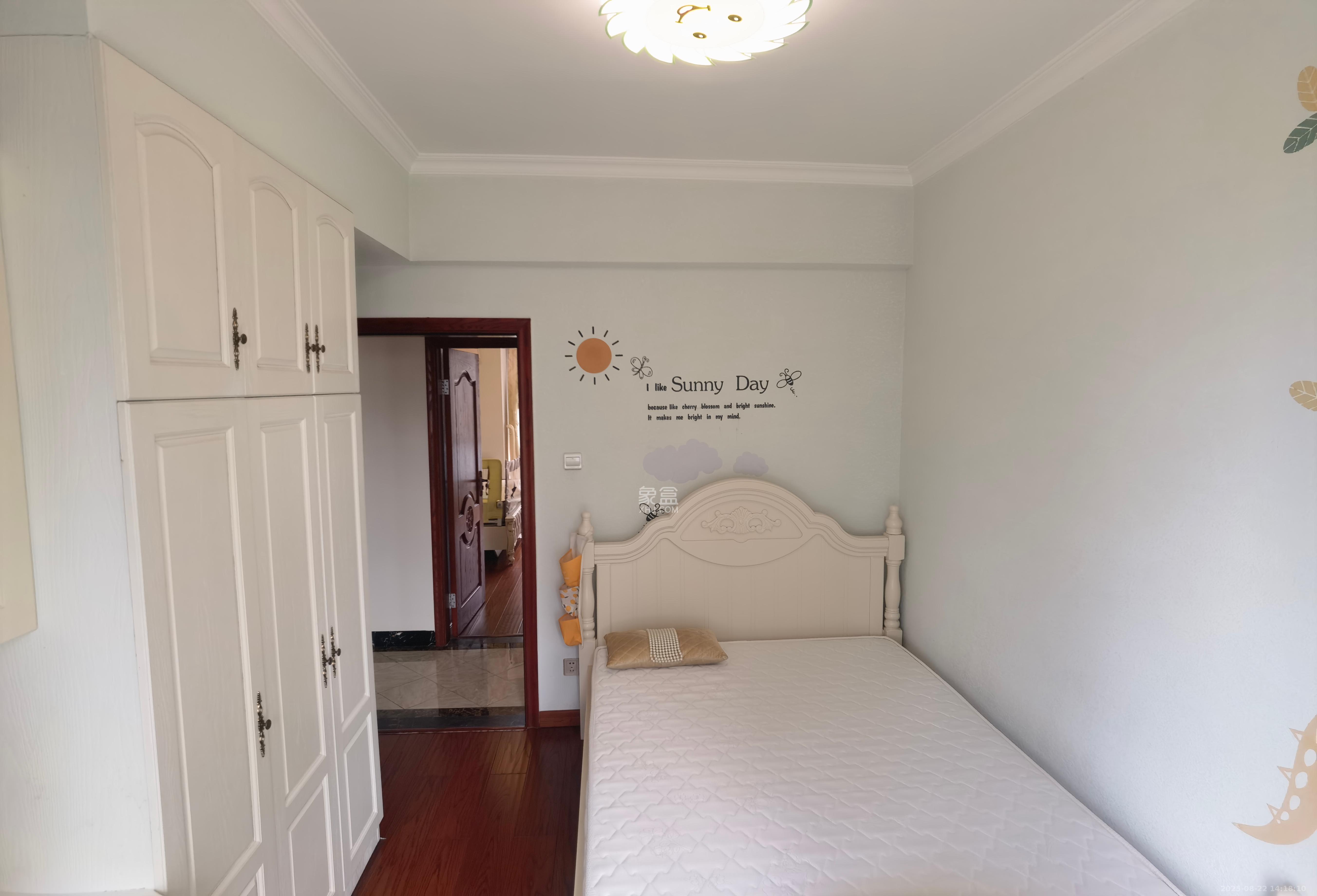 融科檀香山(融科紫檀、香山国际) 3室2厅1卫 3800.0元/月 融科檀香山(融科紫檀、香山国际) 3室2厅1卫 3800.0元/月室内图