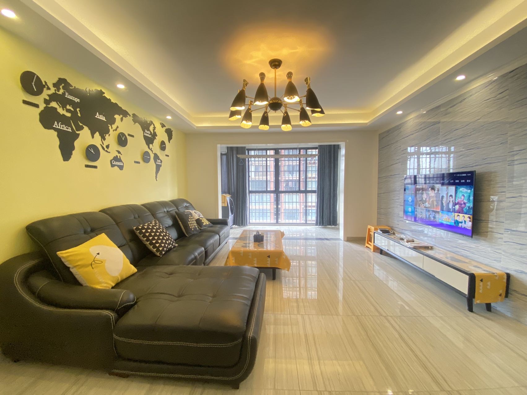 雅士林欣城 3室2厅2卫 2300.0元/月 雅士林欣城 3室2厅2卫 2300.0元/月室内图