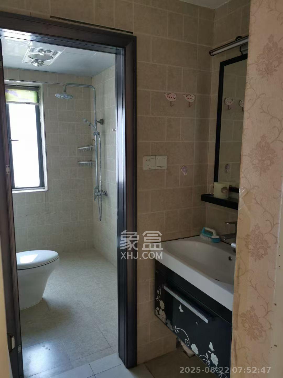 名富公寓  1室2厅1卫    2500.0元/月室内图