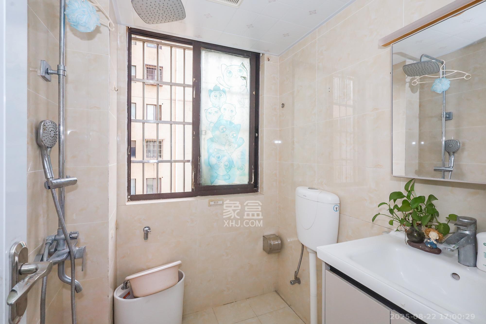 钰龙天下二期(钰龙佳园) 2室2厅1卫 169.0万 钰龙天下二期(钰龙佳园) 2室2厅1卫 169.0万卫生间