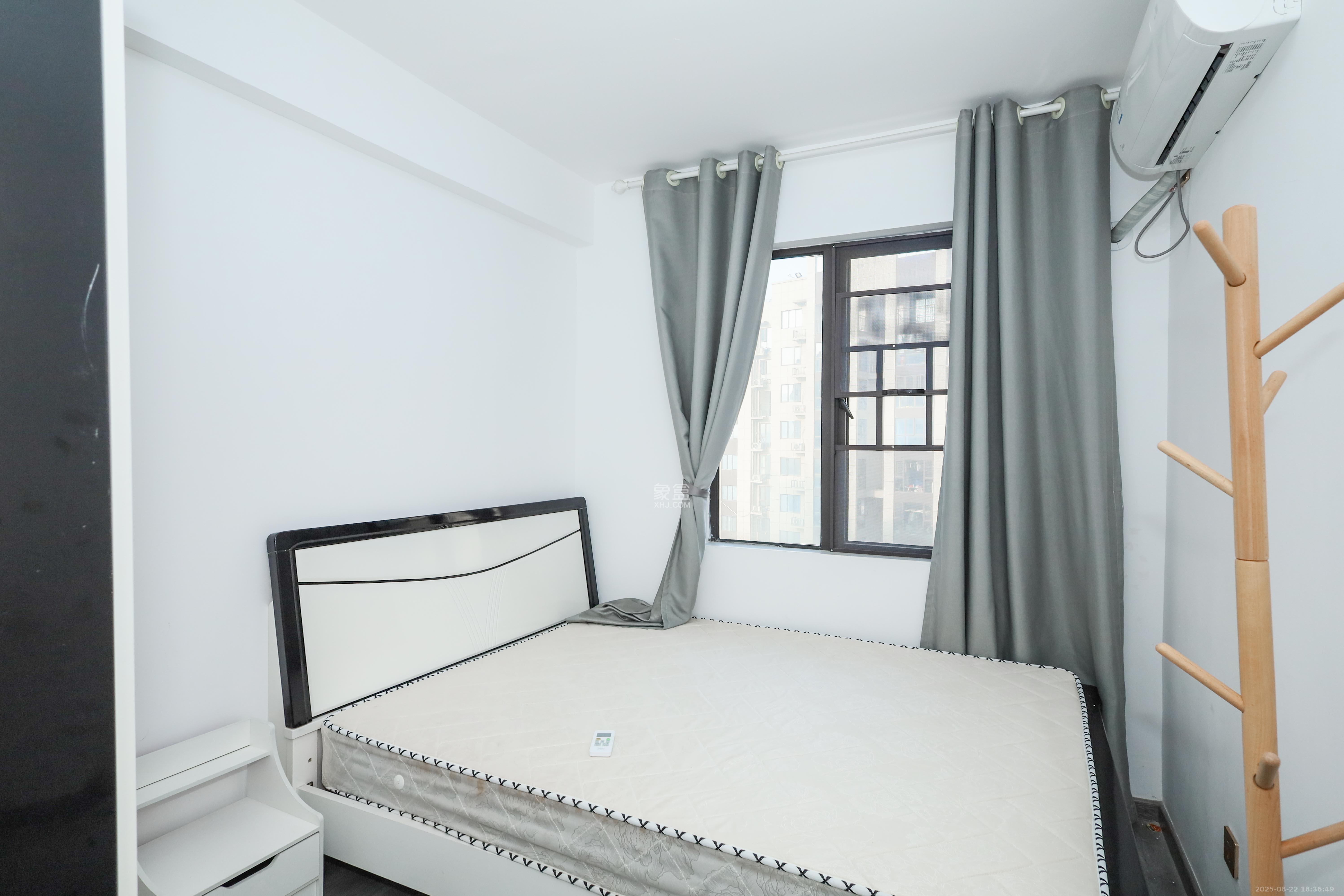 中国铁建梅溪青秀二期  4室2厅2卫    145.0万卧室