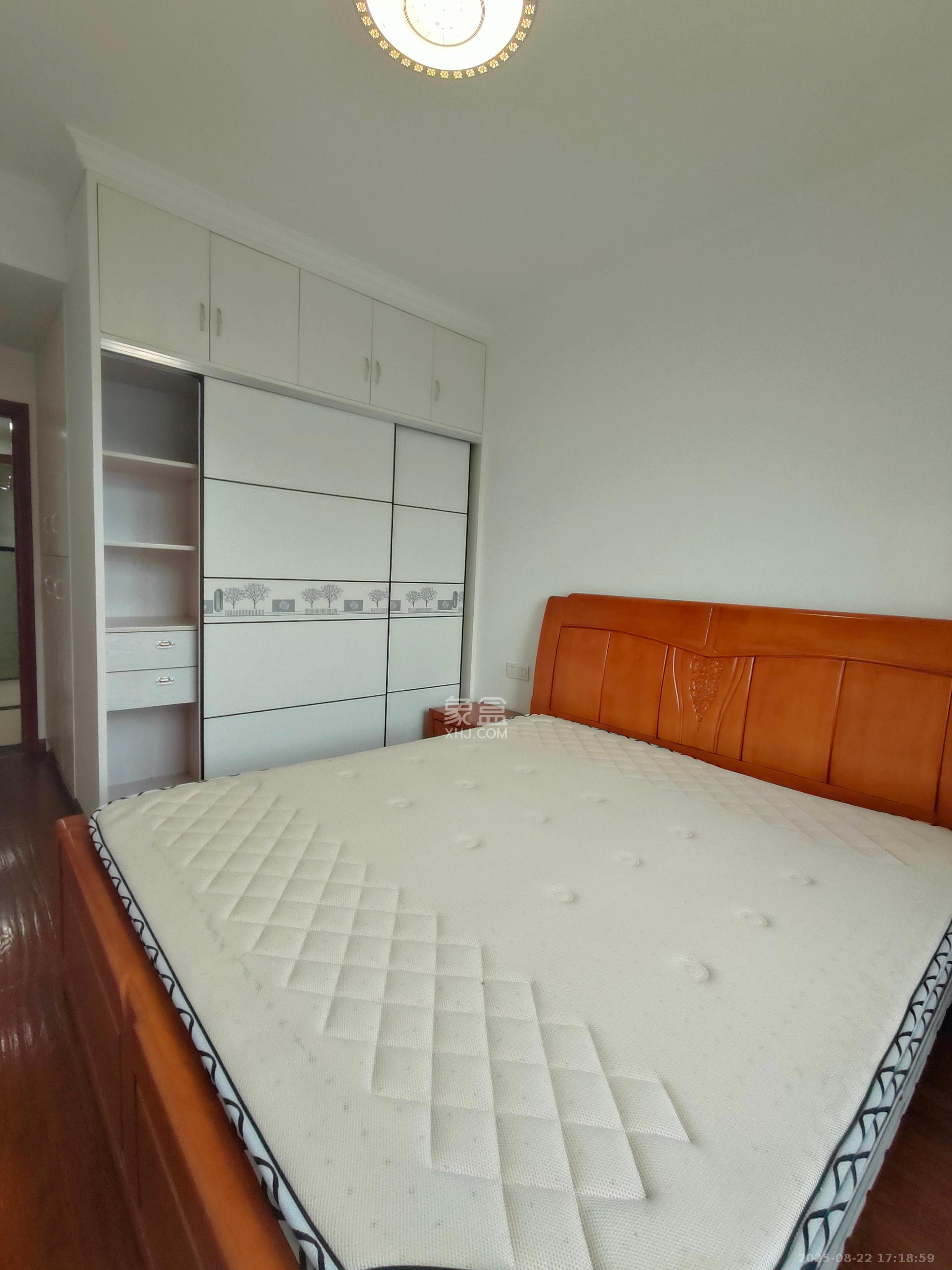 华润置地广场一期 3室1厅1卫 2200.0元/月 华润置地广场一期 3室1厅1卫 2200.0元/月室内图