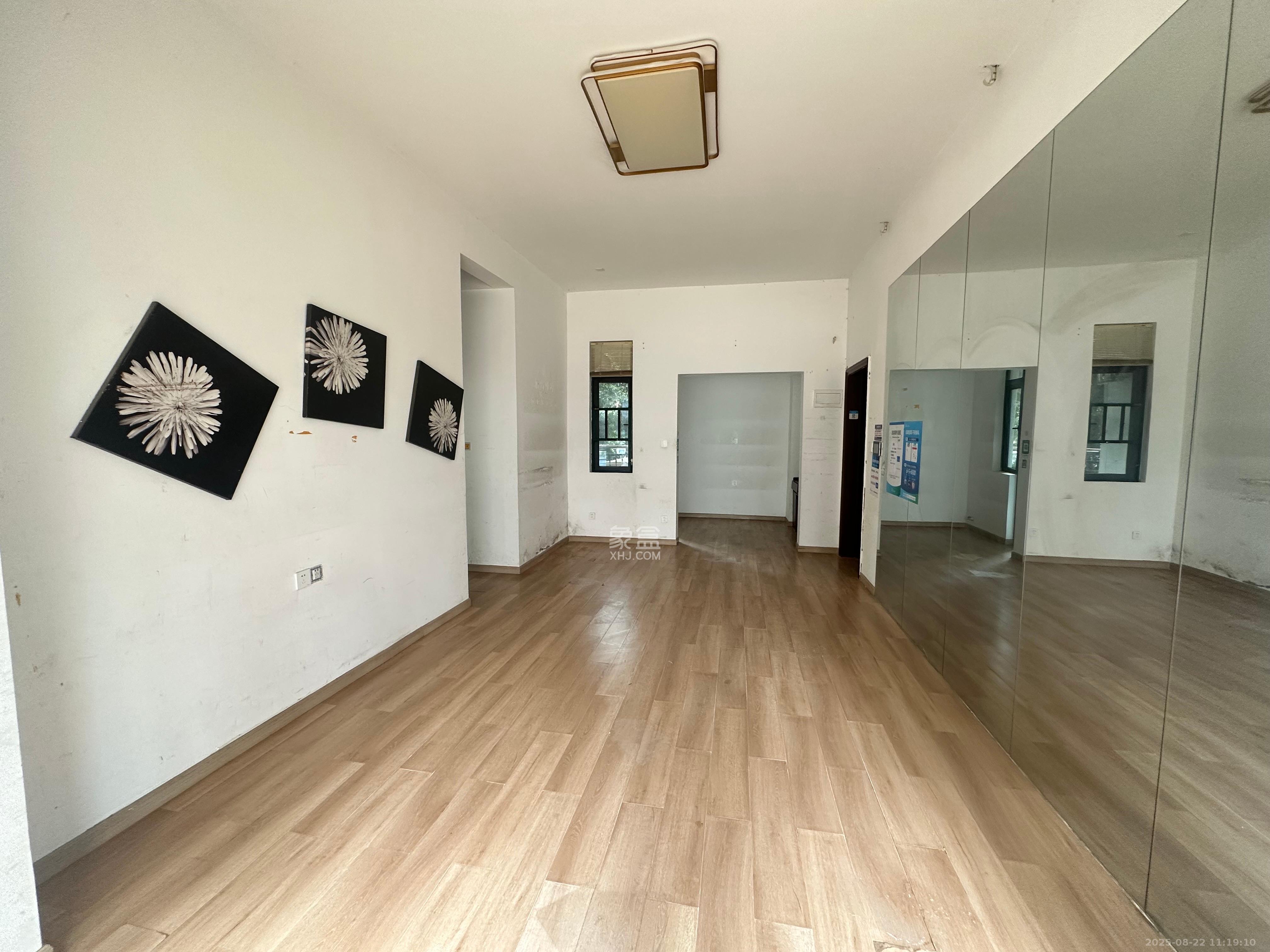 恒大雅苑  3室2厅1卫    3000.0元/月室内图