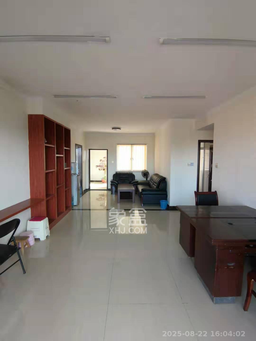 中建芙蓉嘉苑  4室2厅2卫    2600.0元/月室内图