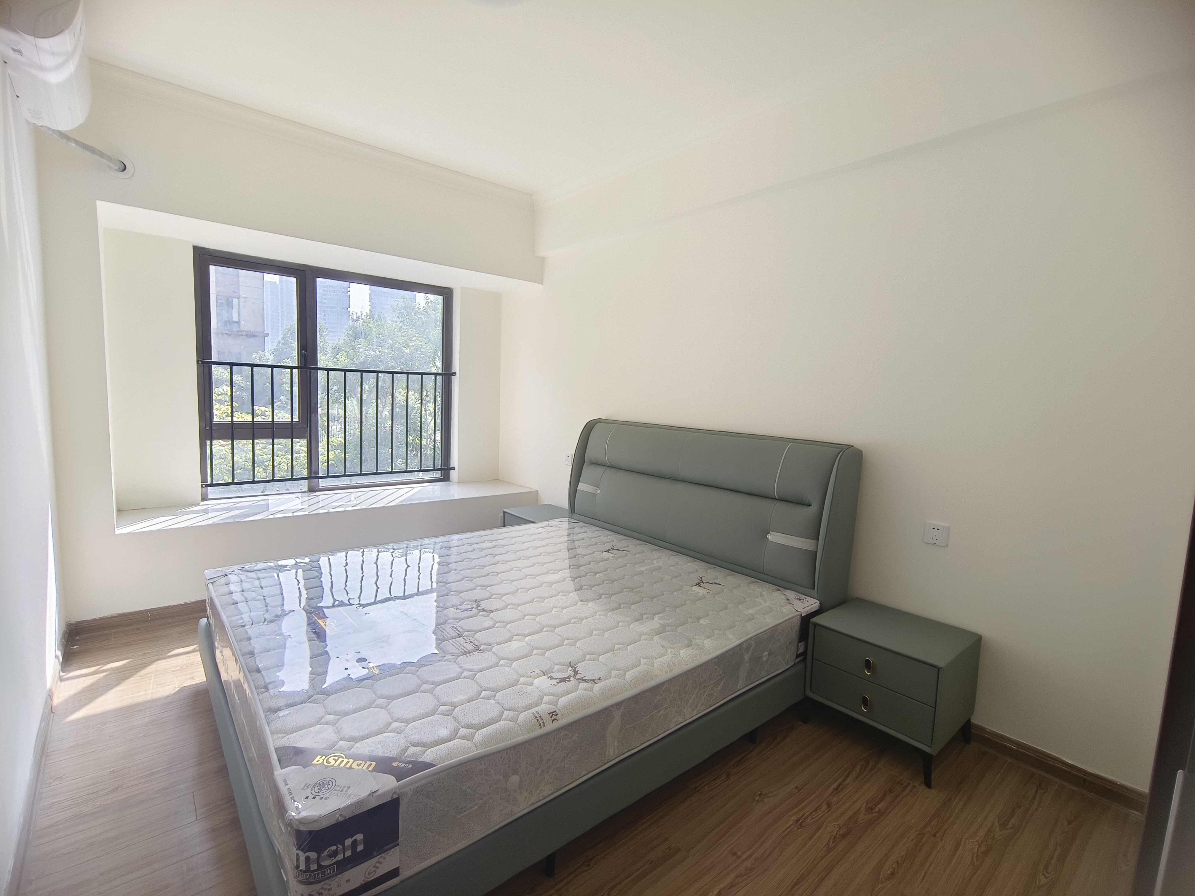 华耀碧桂园十里江湾誉峯 4室2厅2卫 3000.0元/月 华耀碧桂园十里江湾誉峯 4室2厅2卫 3000.0元/月室内图