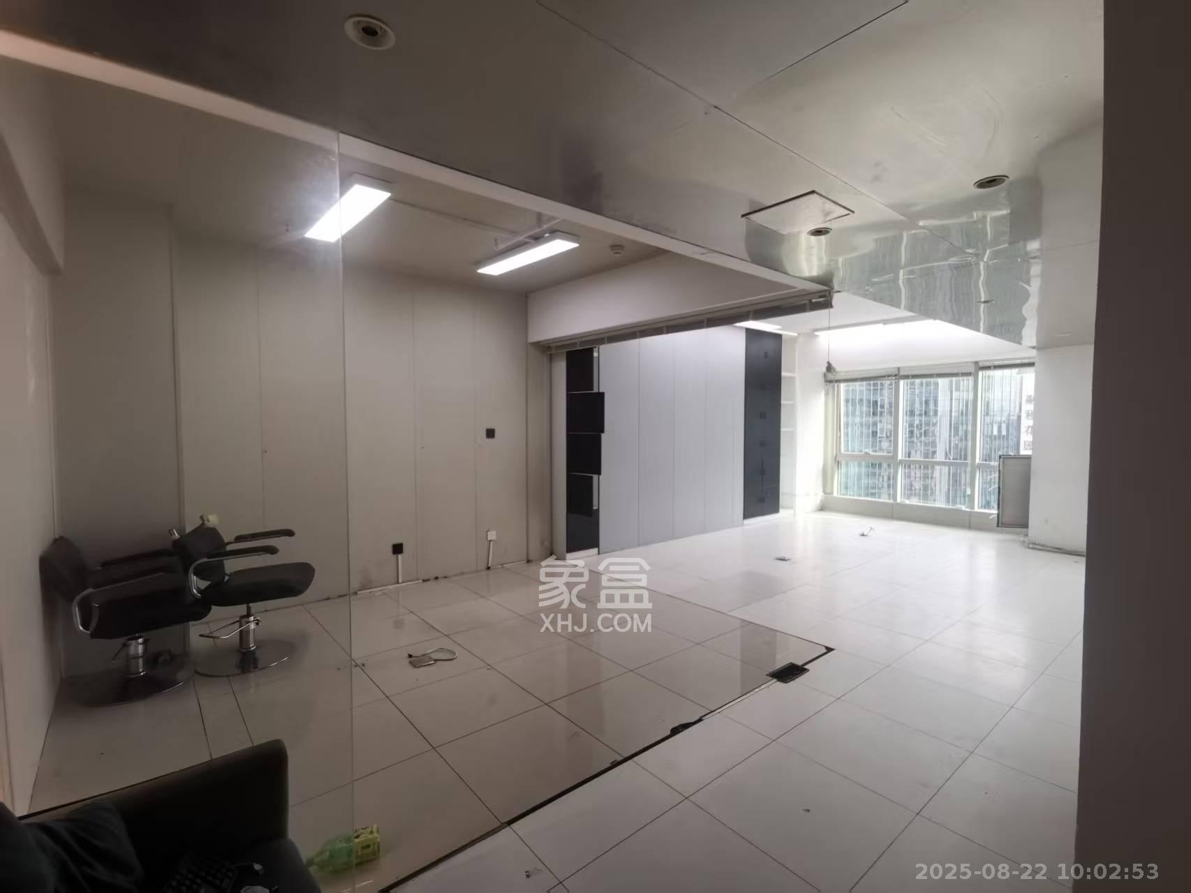 德思勤城市广场(宝格丽公寓) 3室2厅1卫 3000.0元/月 德思勤城市广场(宝格丽公寓) 3室2厅1卫 3000.0元/月室内图