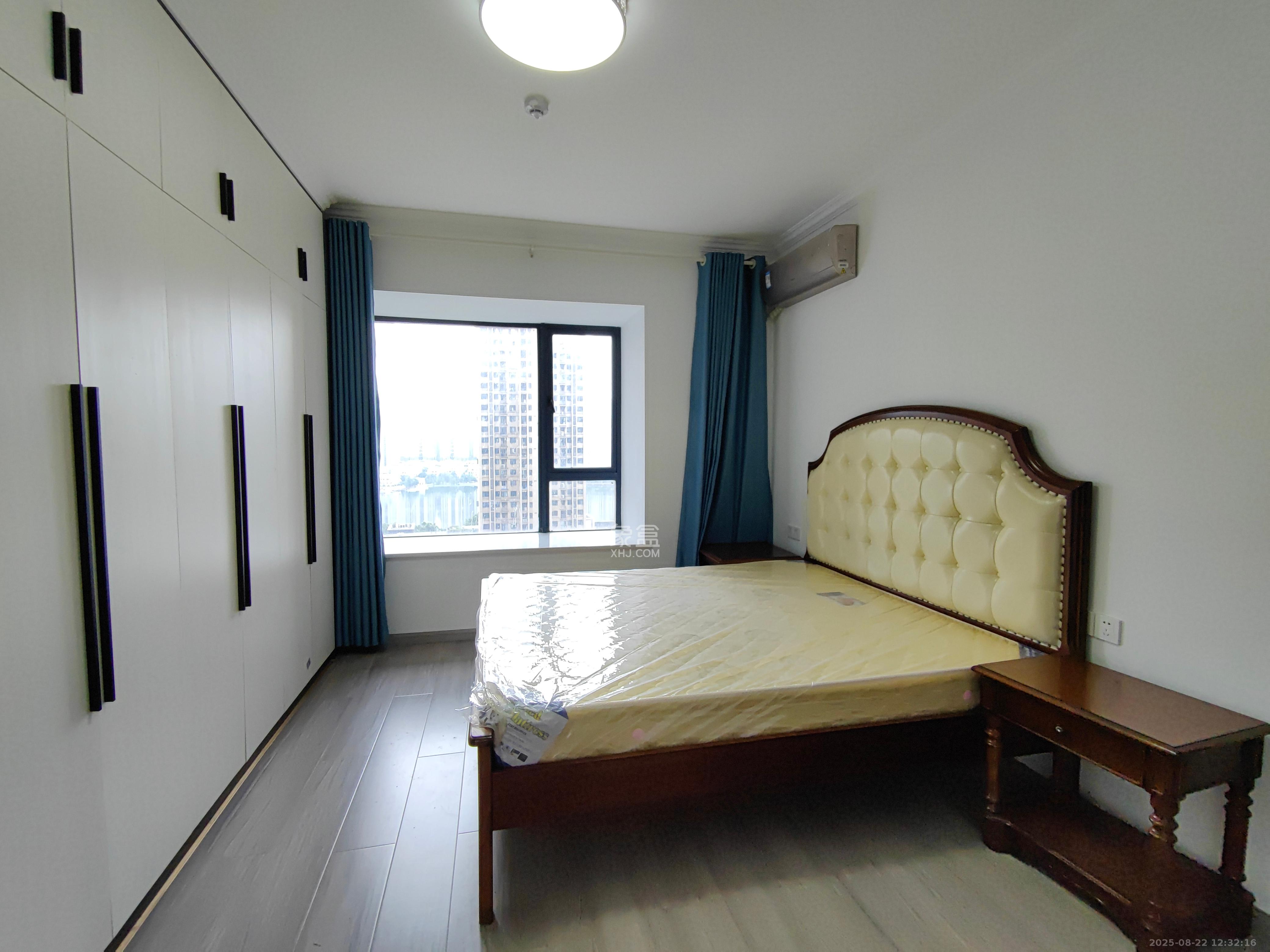 中建梅溪湖中心  4室2厅2卫   3900.00元/月室内图
