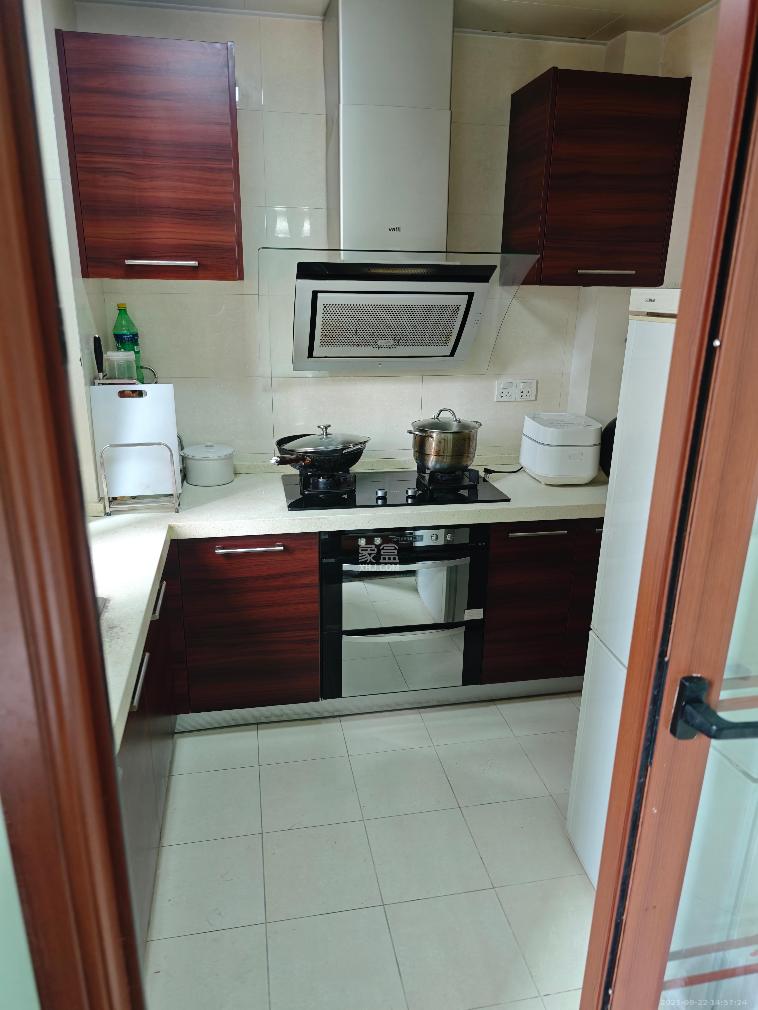 湘府十城（汇财御景湾新寓,汇财国际）  3室2厅2卫    2800.0元/月室内图