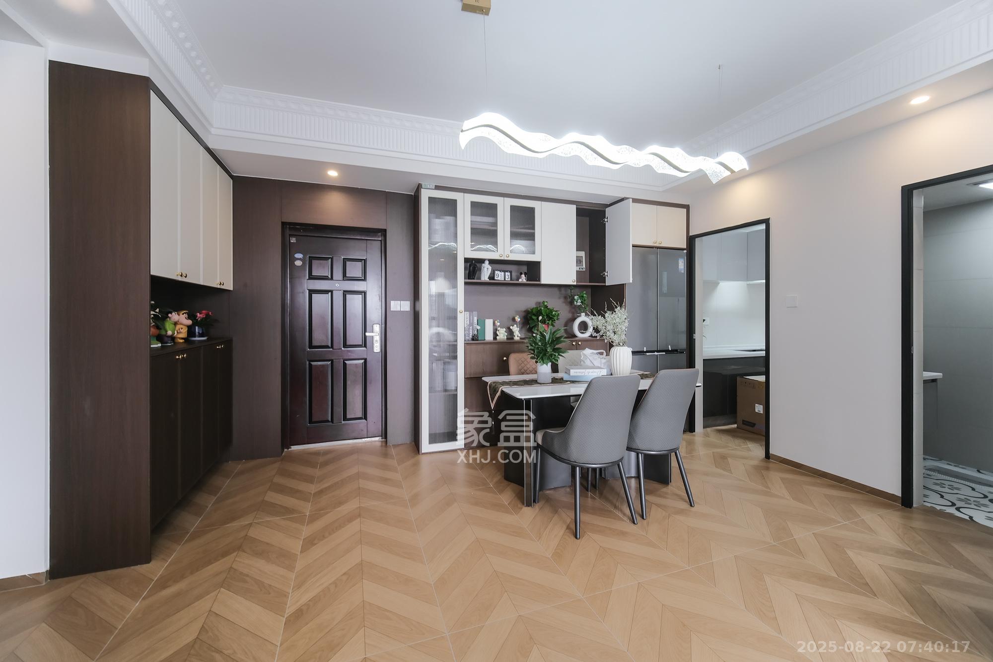 星雅美辰  3室2厅2卫    89.8万 星雅美辰  3室2厅2卫    89.8万客厅