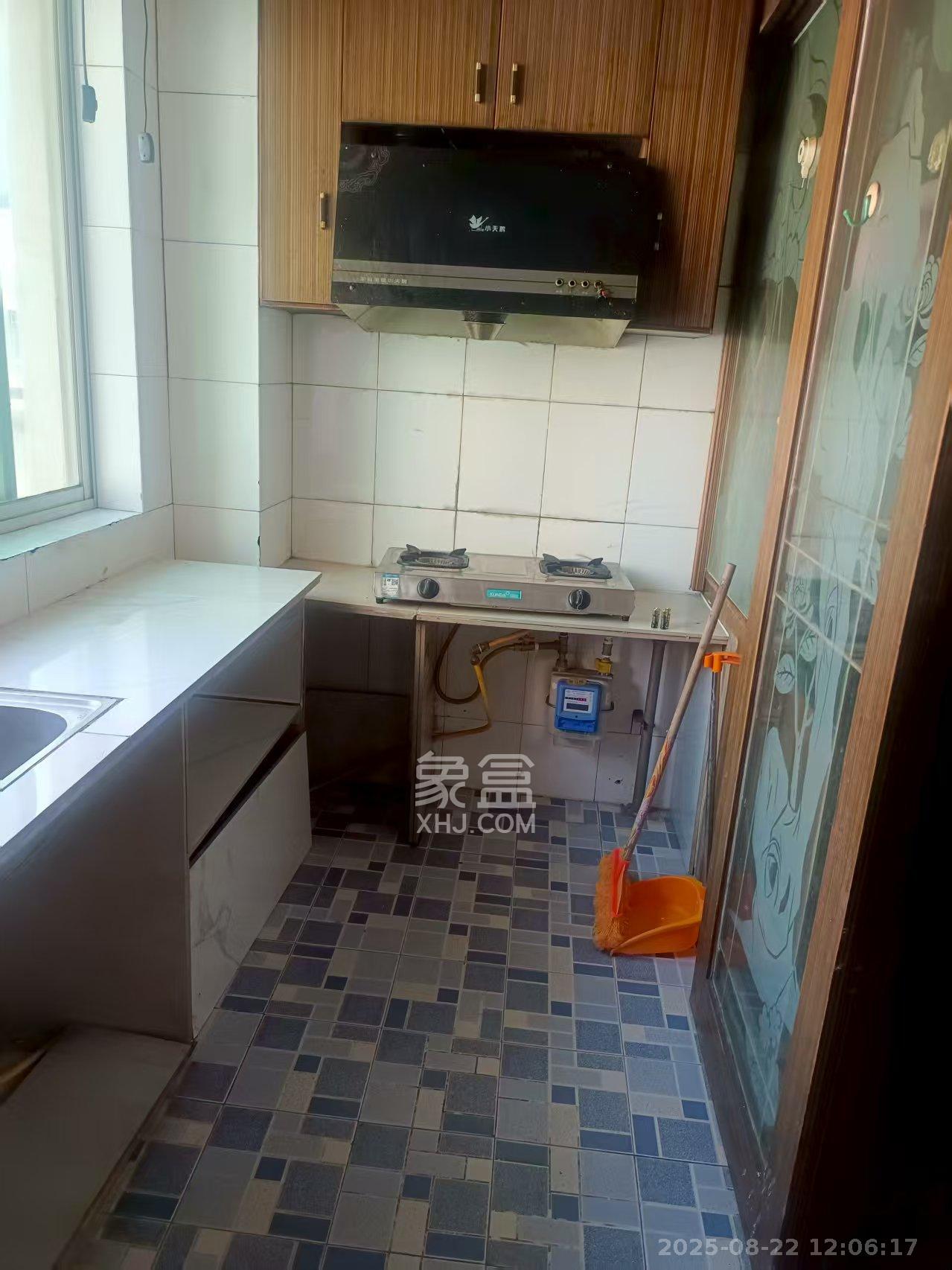 茶叶大市场“山水茗园”  2室2厅1卫    900.0元/月室内图