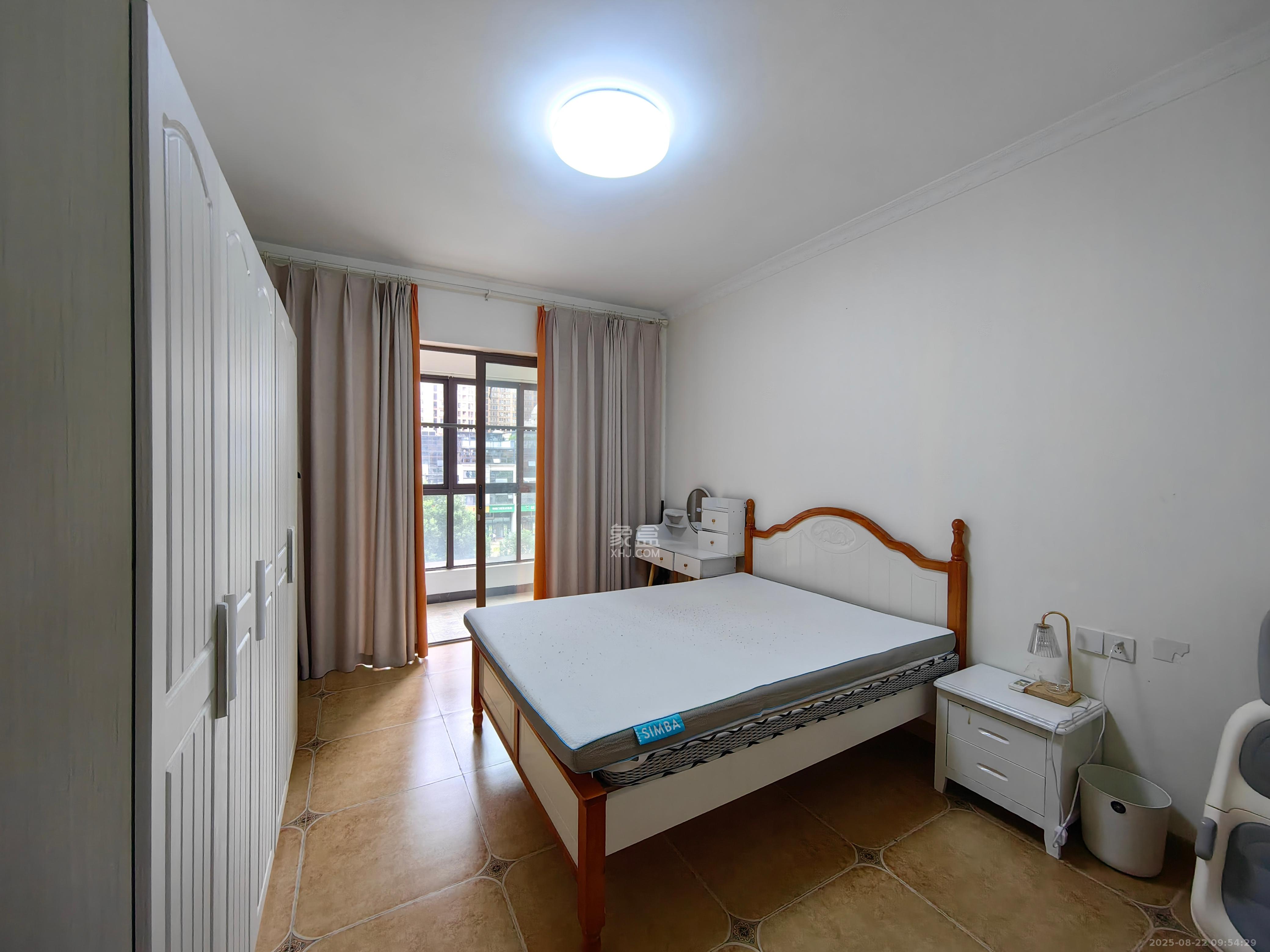 第六都(陆都小区) 4室2厅2卫 3500.0元/月 第六都(陆都小区) 4室2厅2卫 3500.0元/月室内图