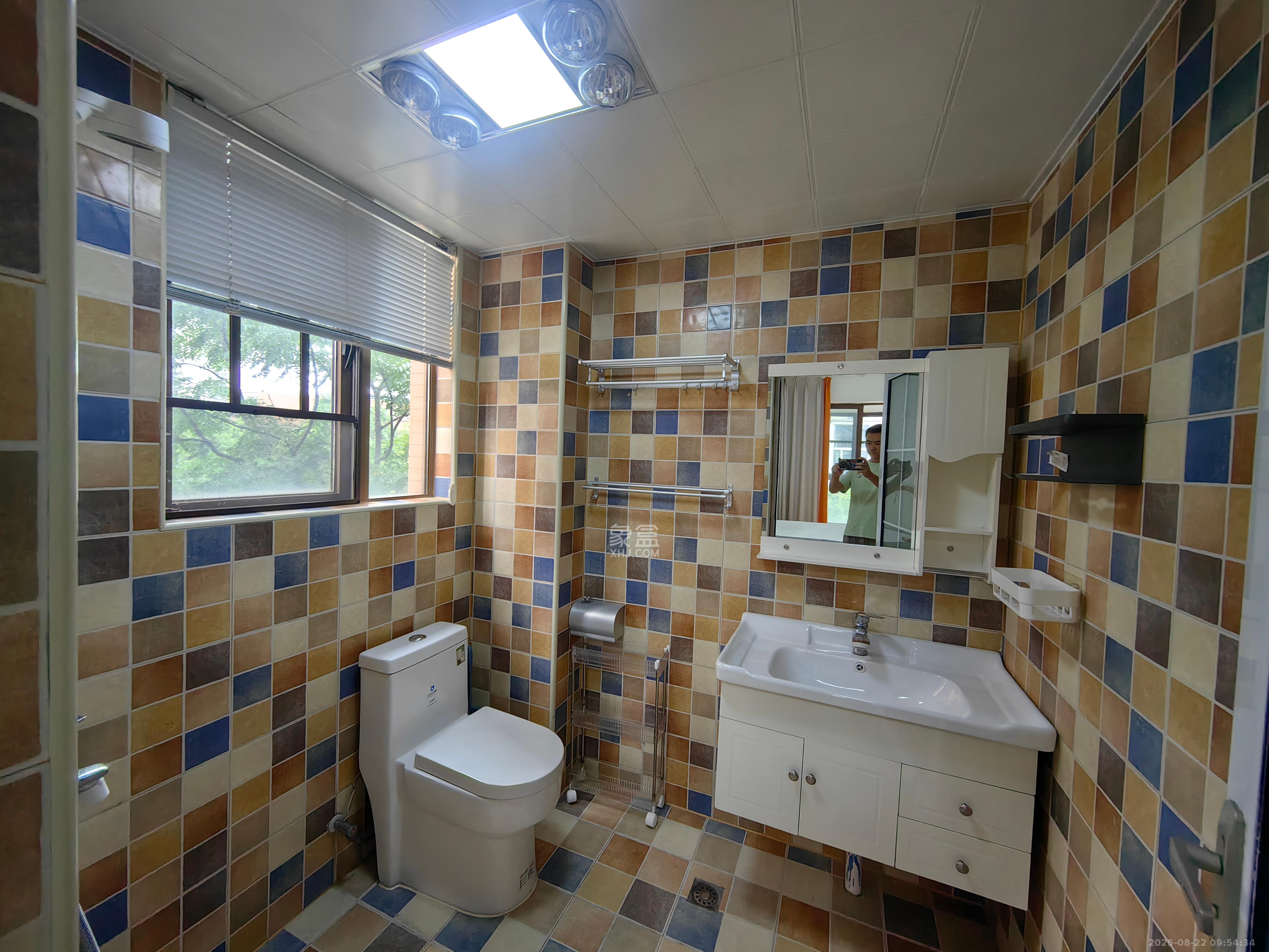 第六都(陆都小区) 4室2厅2卫 3500.0元/月 第六都(陆都小区) 4室2厅2卫 3500.0元/月室内图