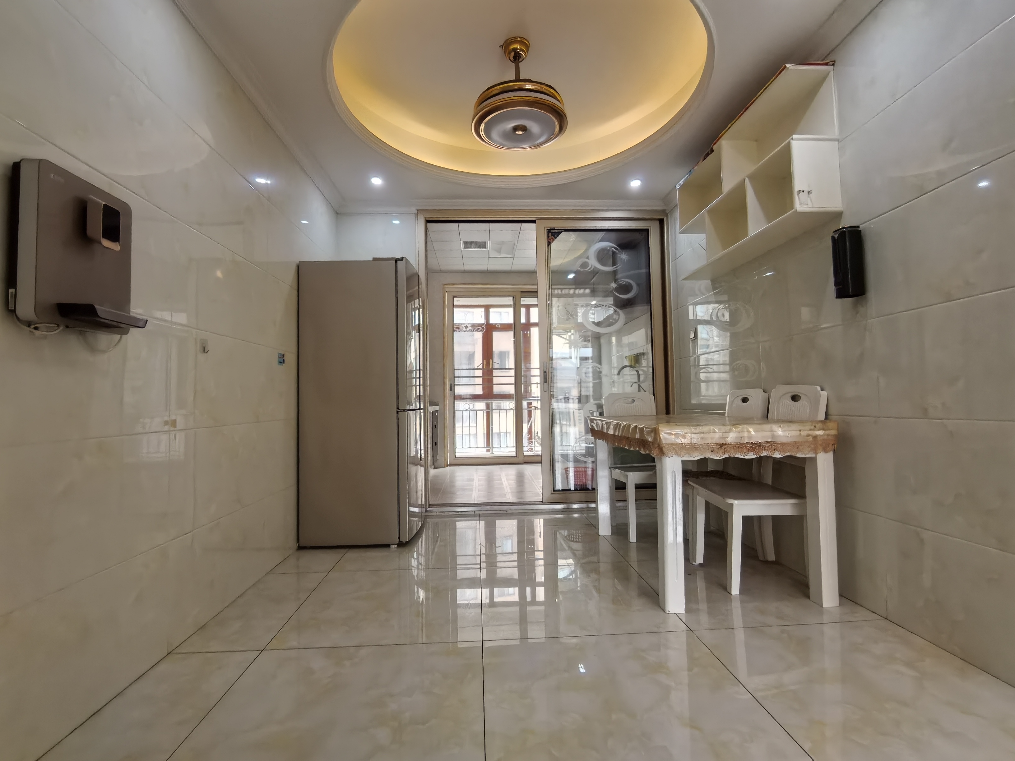 金益紫檀  4室2厅2卫    2300.0元/月 金益紫檀  4室2厅2卫    2300.0元/月室内图